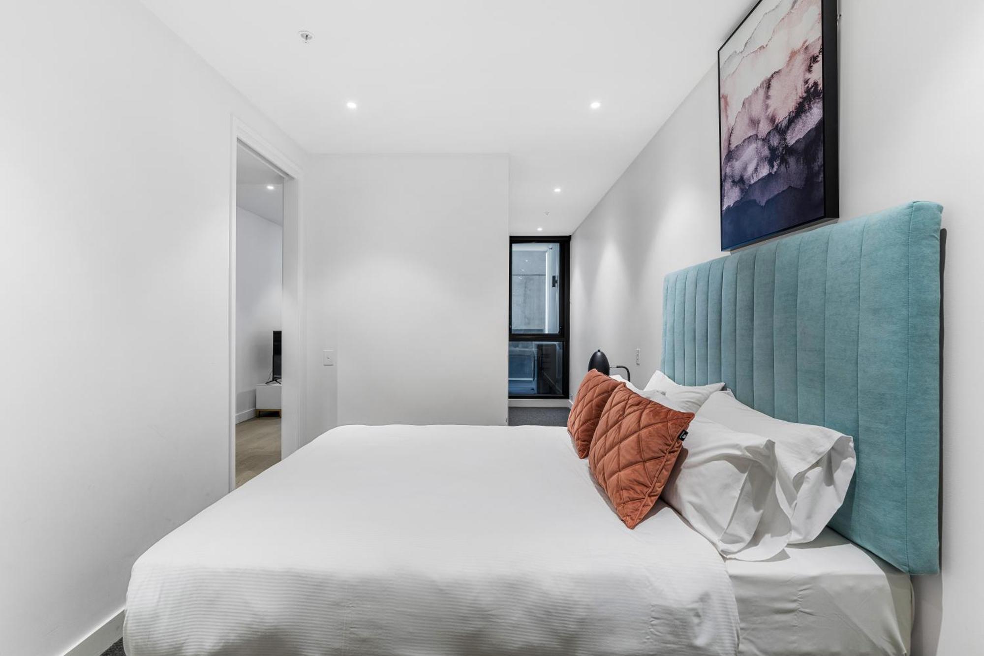 The Eminence By Cllix Apartment