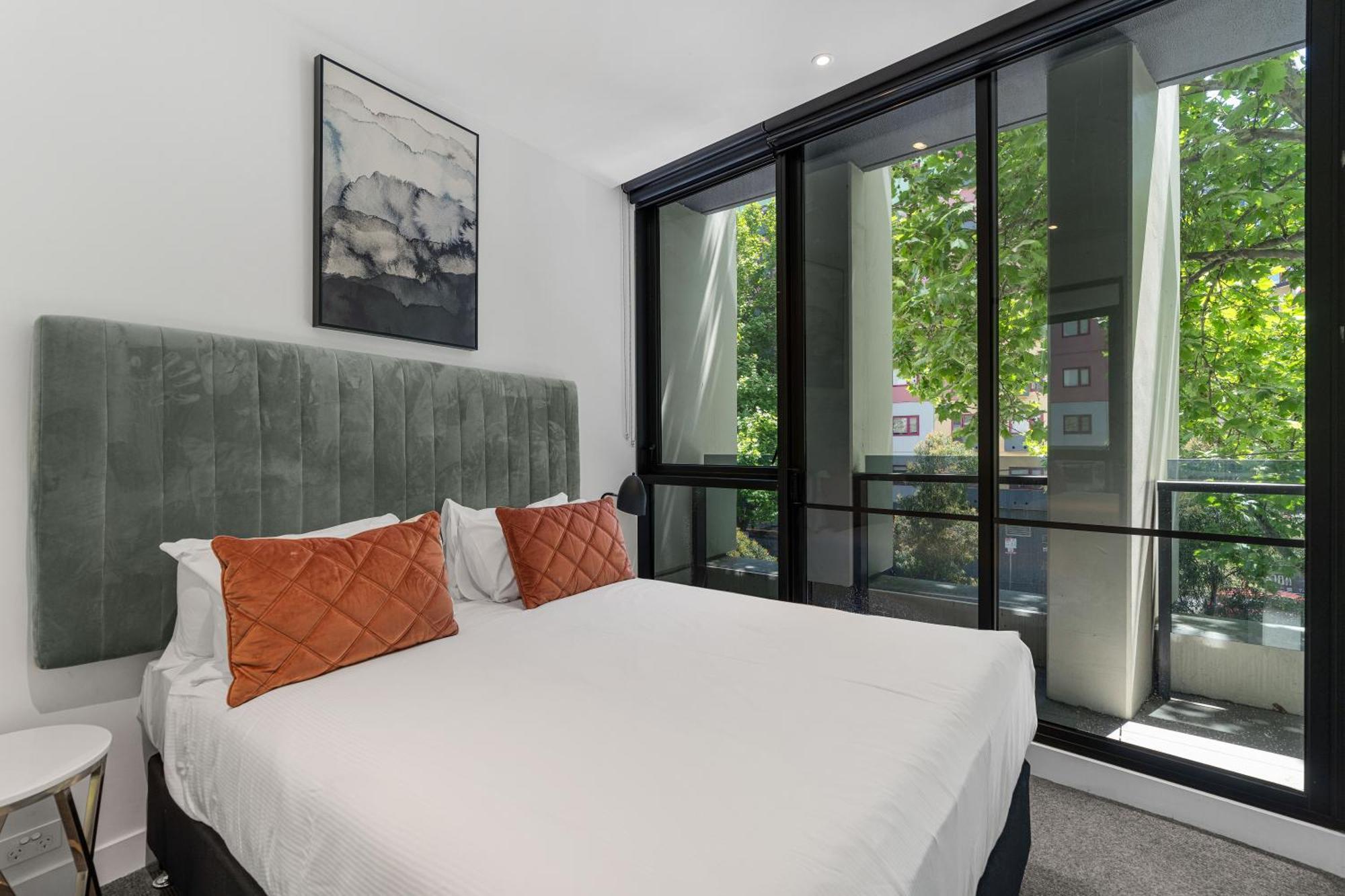 The Eminence By Cllix Apartment *