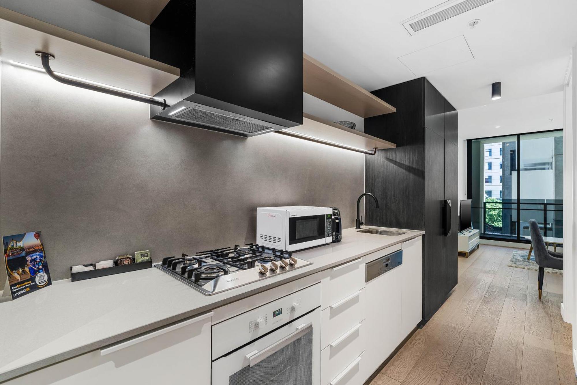 The Eminence By Cllix Apartment *