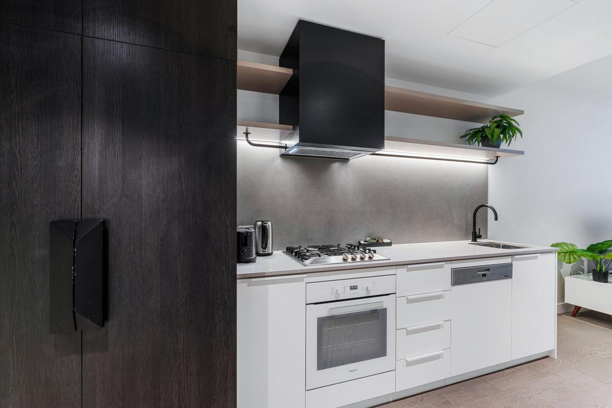 The Eminence By Cllix Apartment *