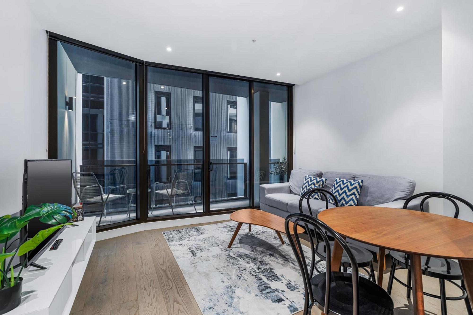 The Eminence By Cllix Apartment *