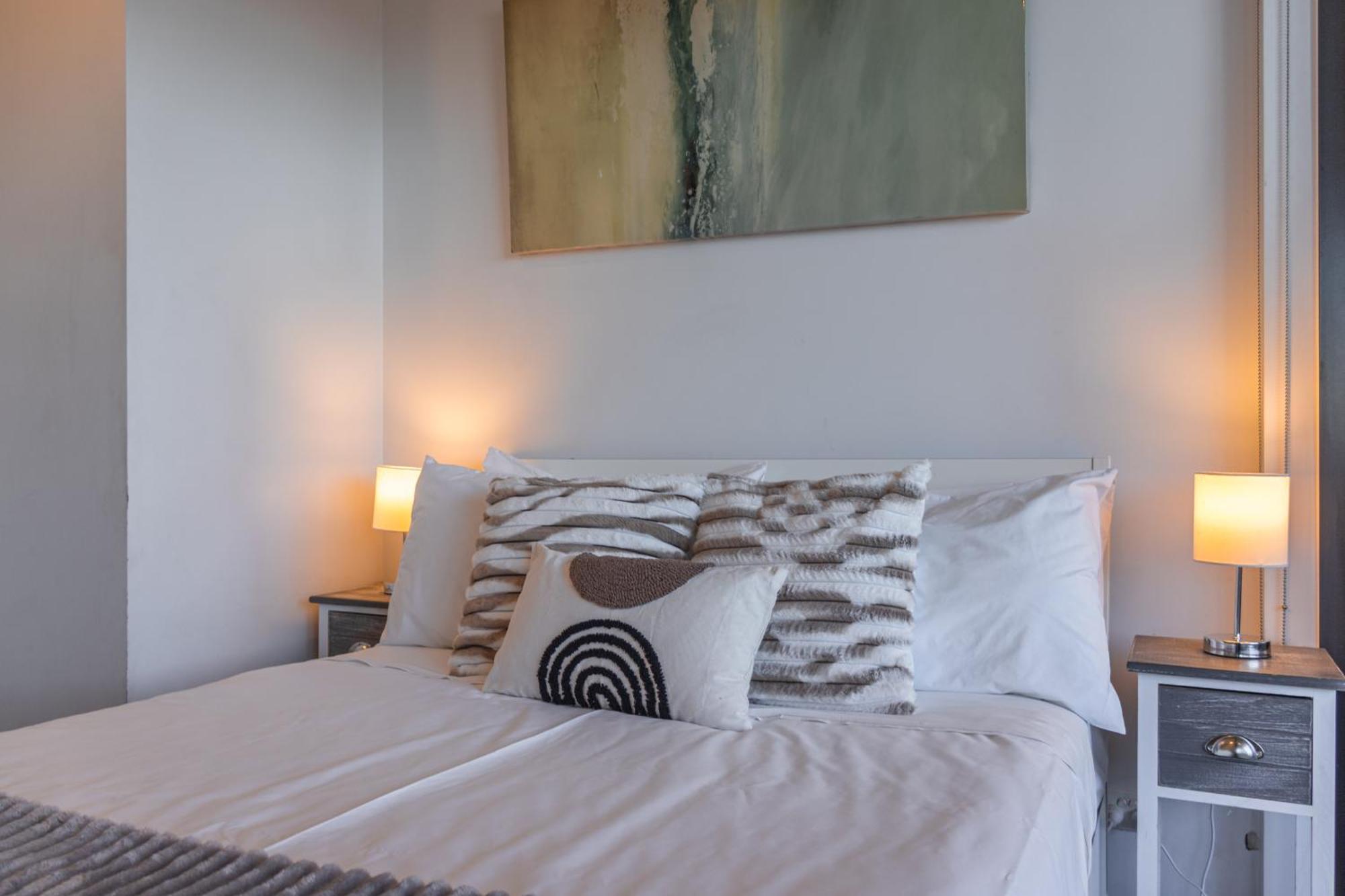 Pleasant Terrace 3br2bacity Viewbig Balcony Apartment