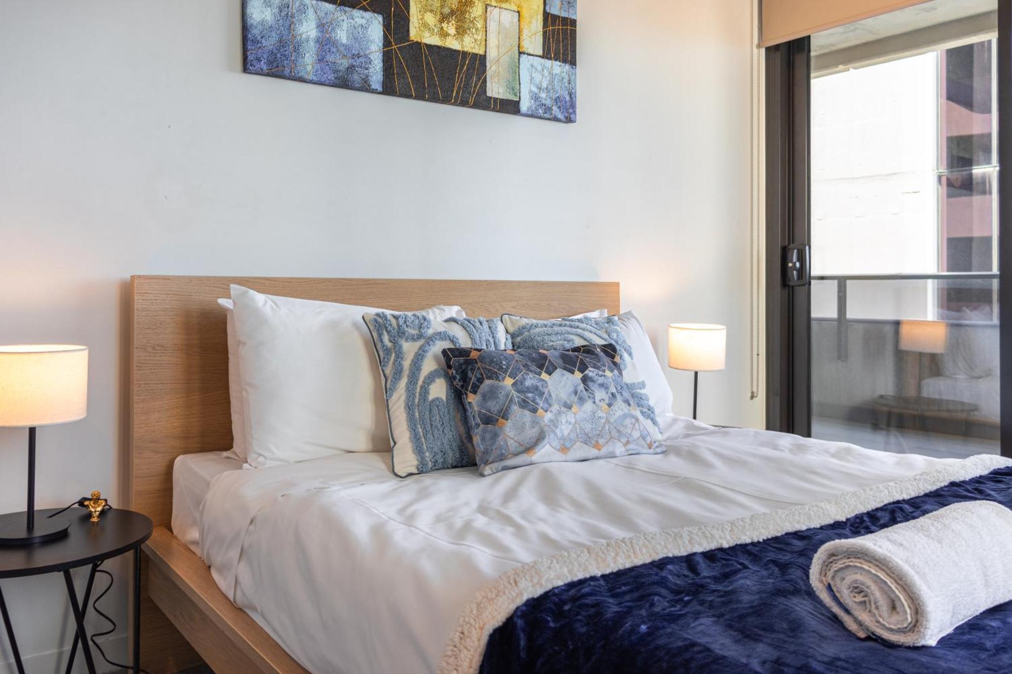 Pleasant Terrace 3br2bacity Viewbig Balcony Apartment Melbourne