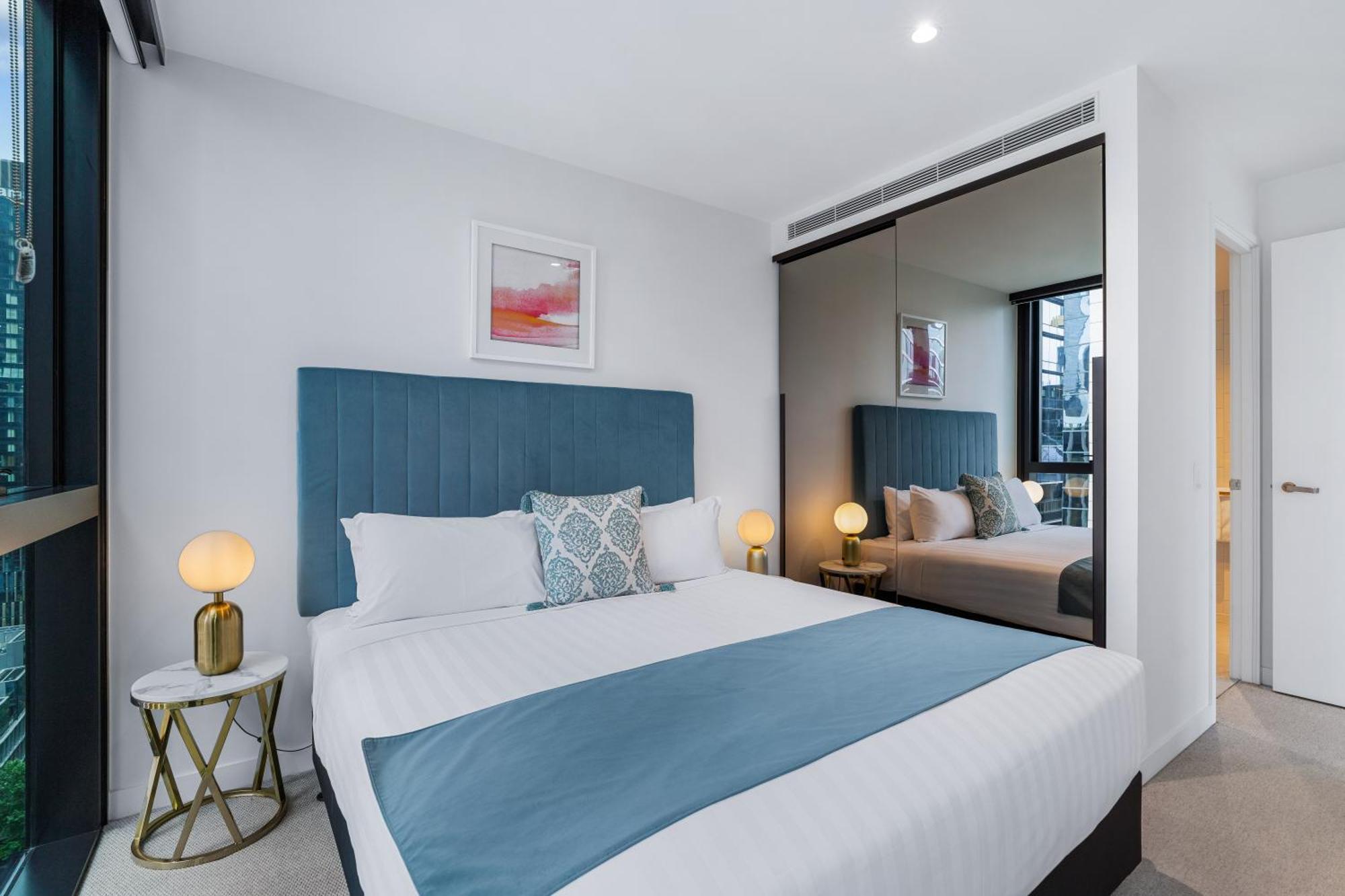 Collins House By Cllix Aparthotel