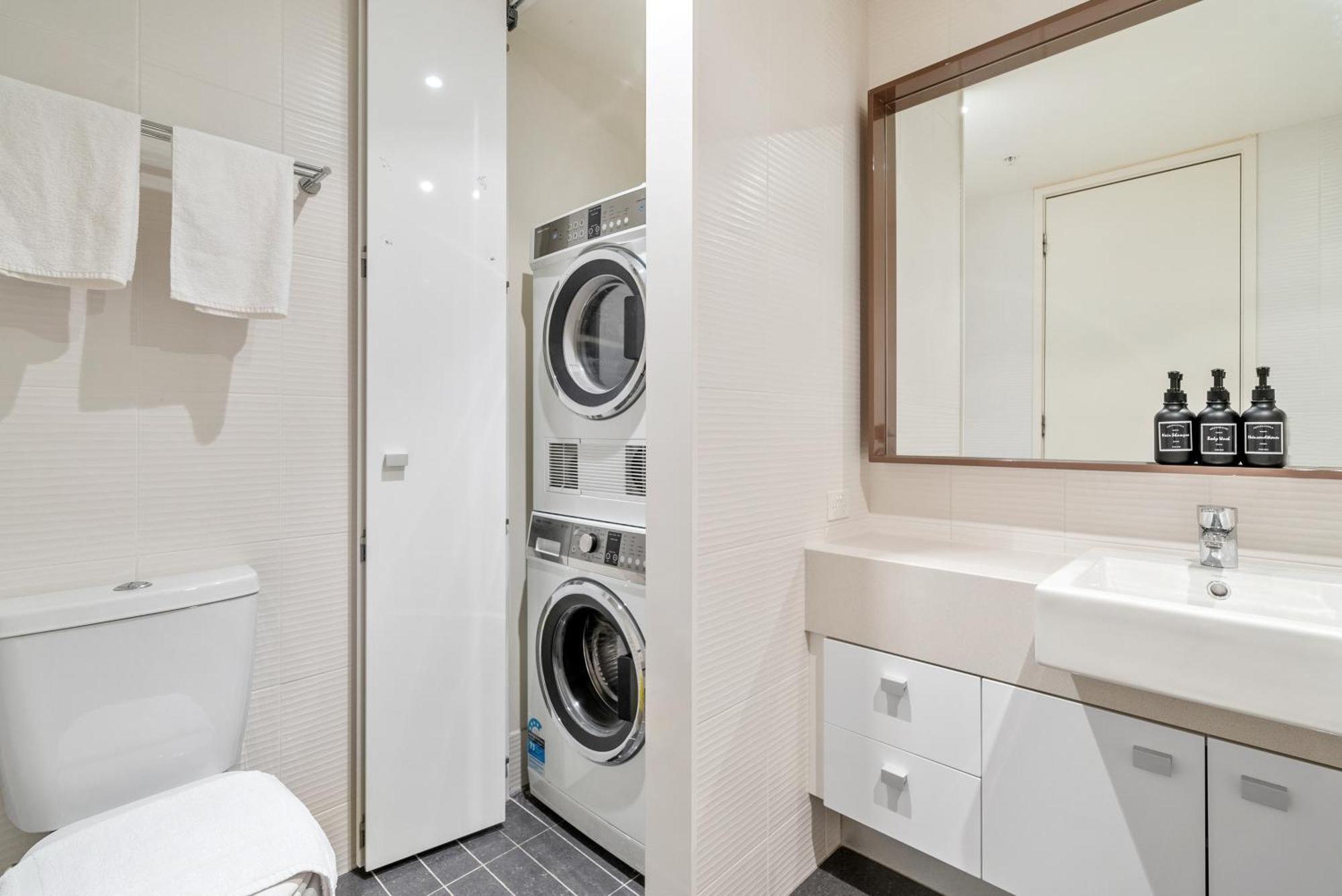 Southbank Two Bedroom - 2202