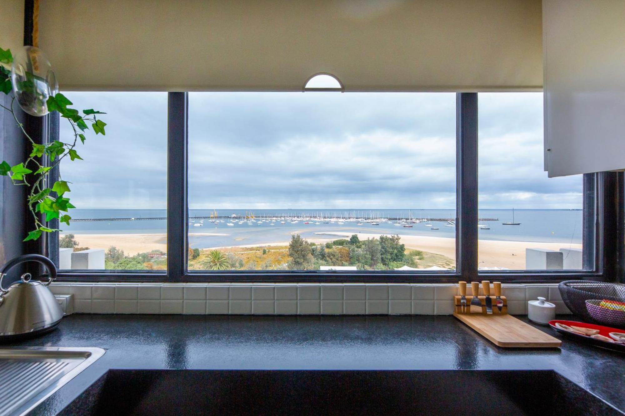 Jade - St Kilda Views Apartment Melbourne