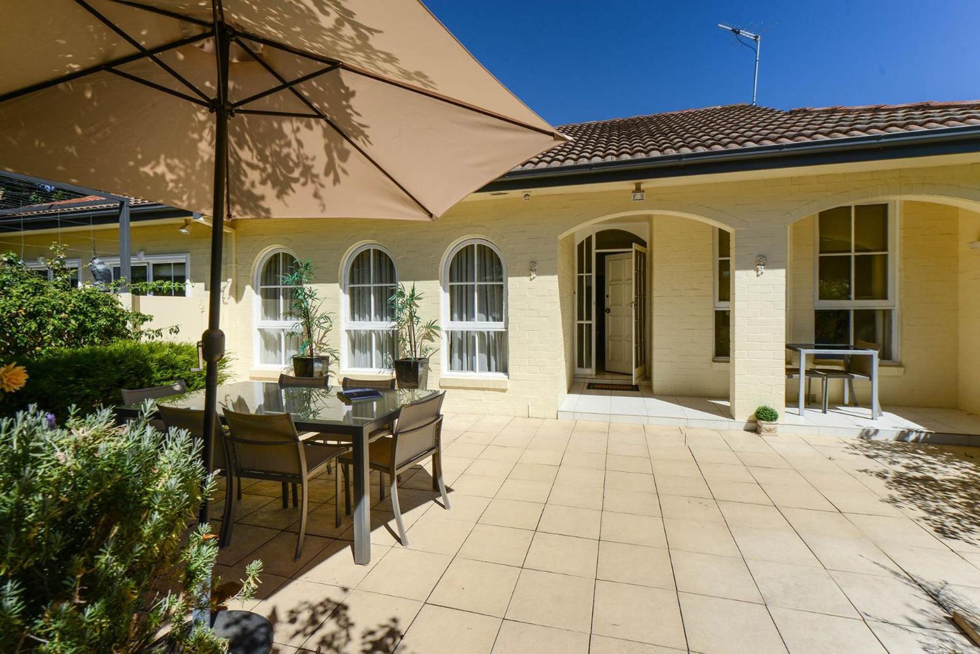 Boutique Stays - Brighton Rose Holiday home Melbourne