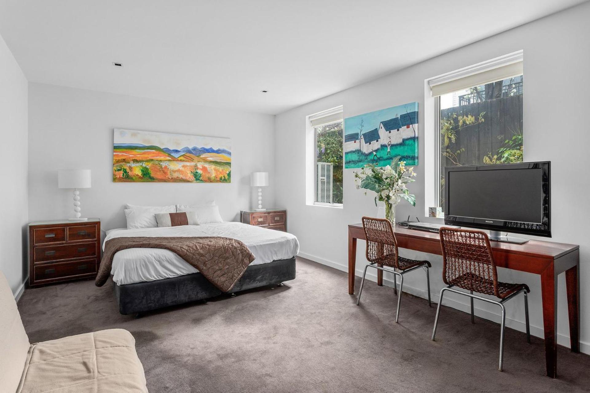 Apartment Boutique - Lalique