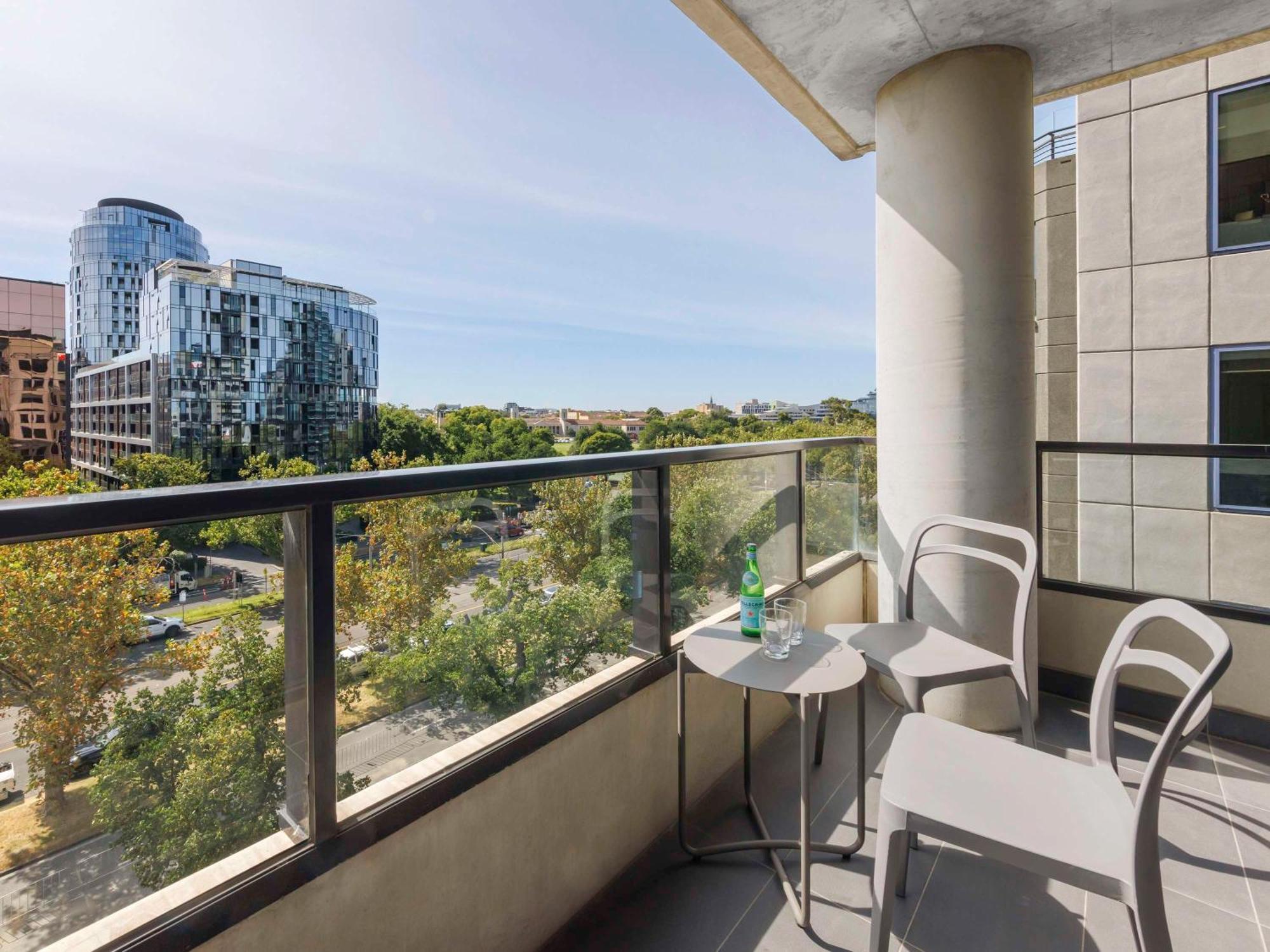 Mercure St Kilda Road Hotel Melbourne