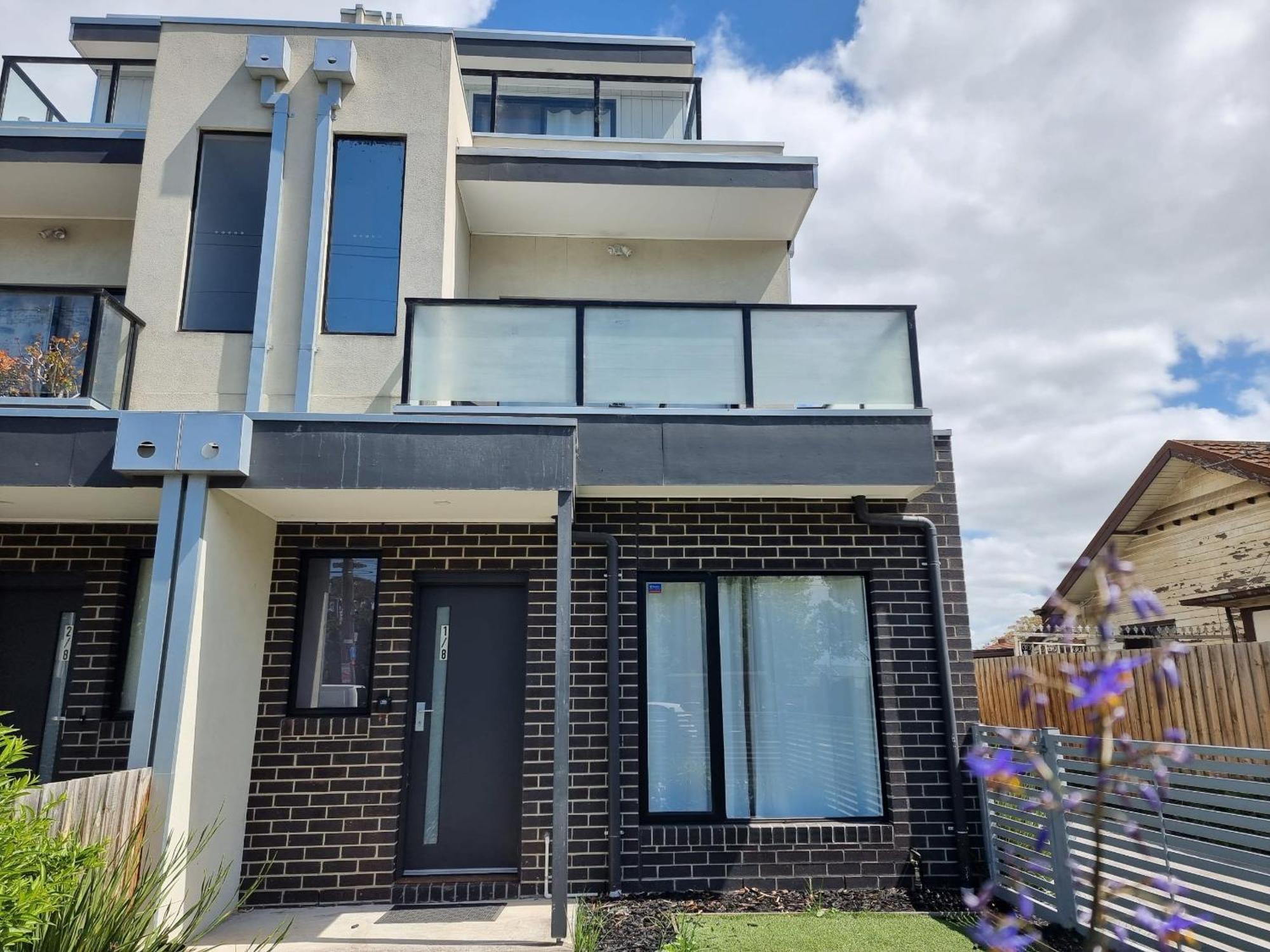 Rosie Townhouse At Gordon - Prime Location Holiday home Melbourne