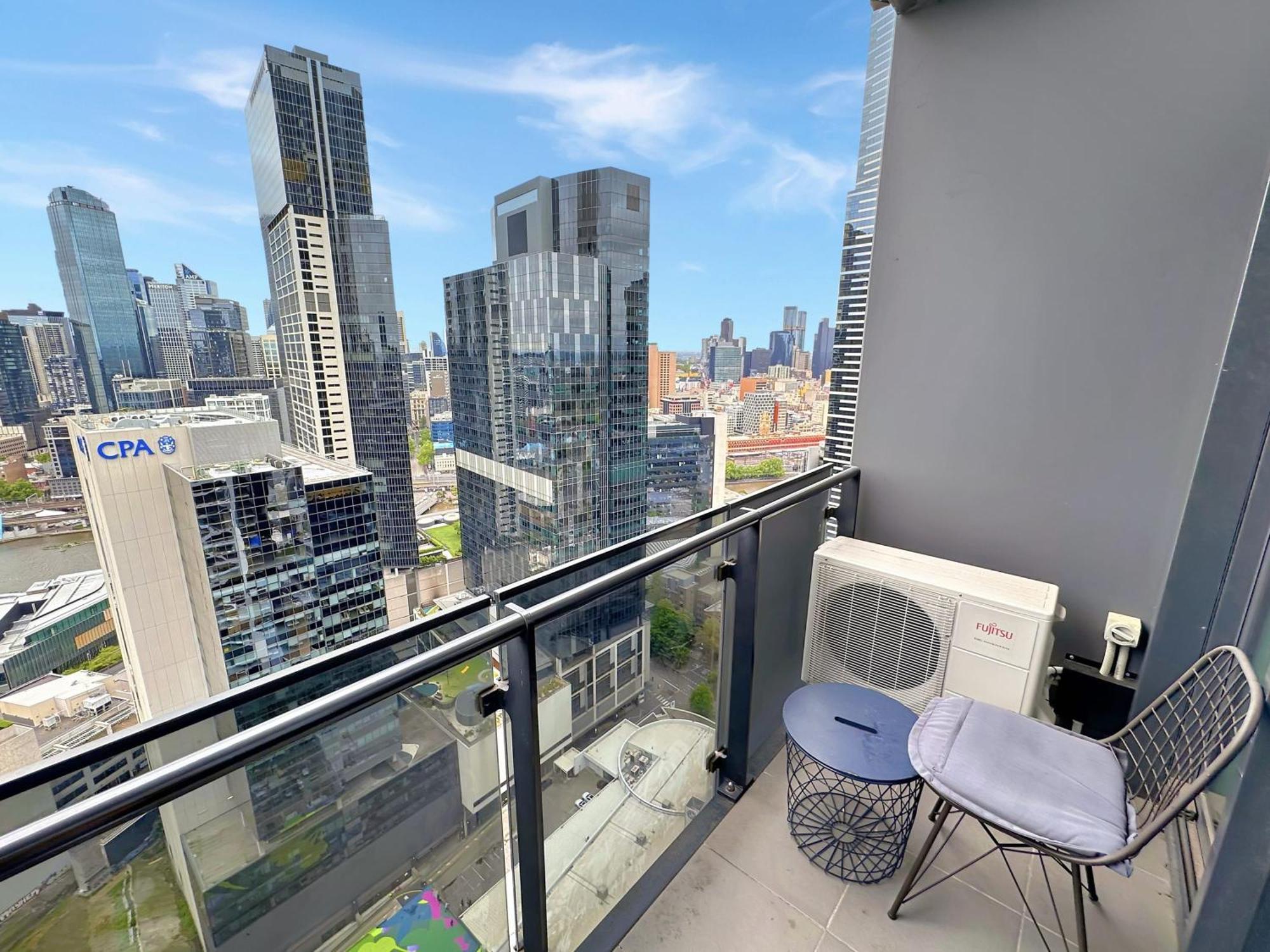 Apartment Stunning 2-bedroom Oasis In The Heart Of Southbank Melbourne