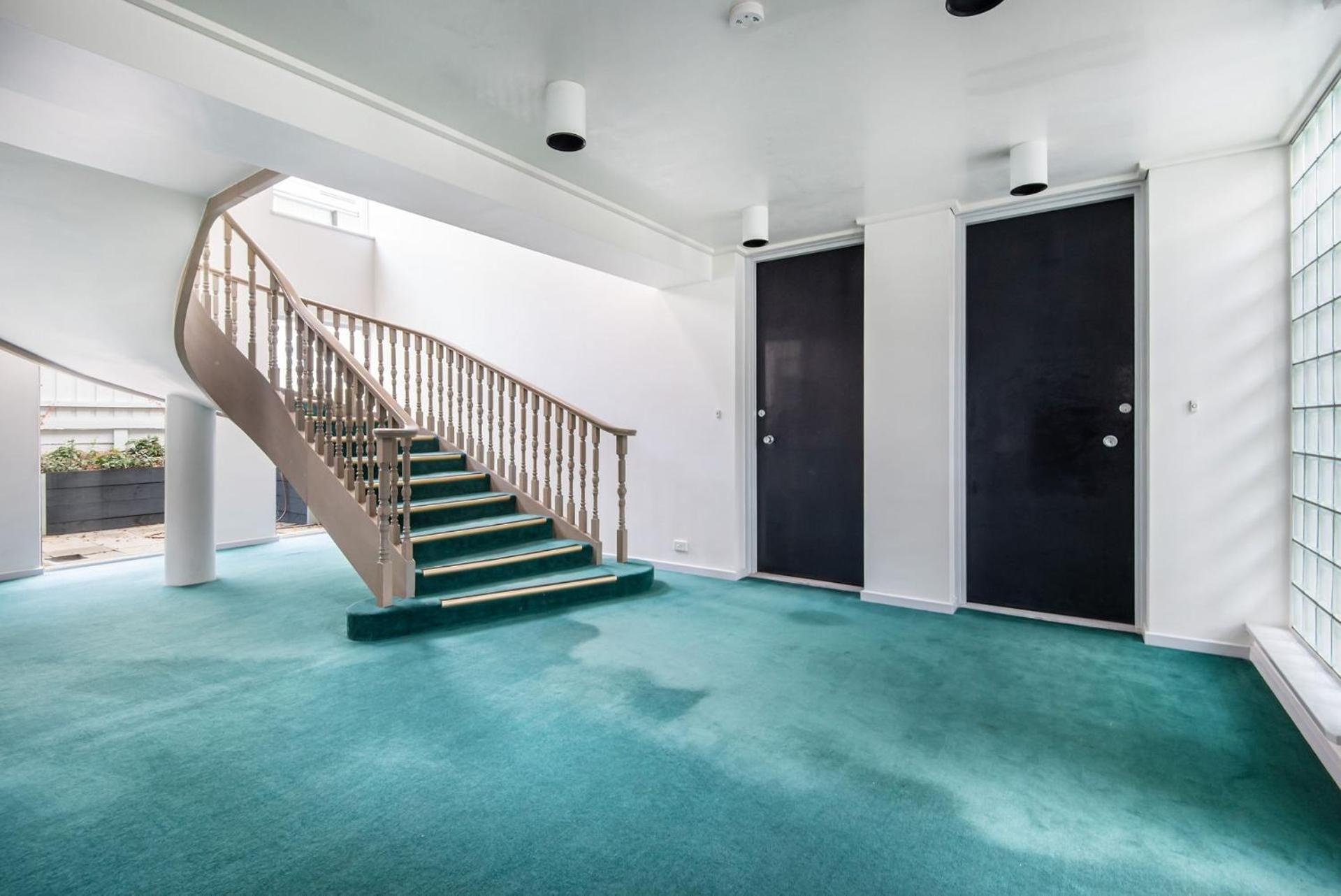 South Yarra Oasis Iconic Location Apartment