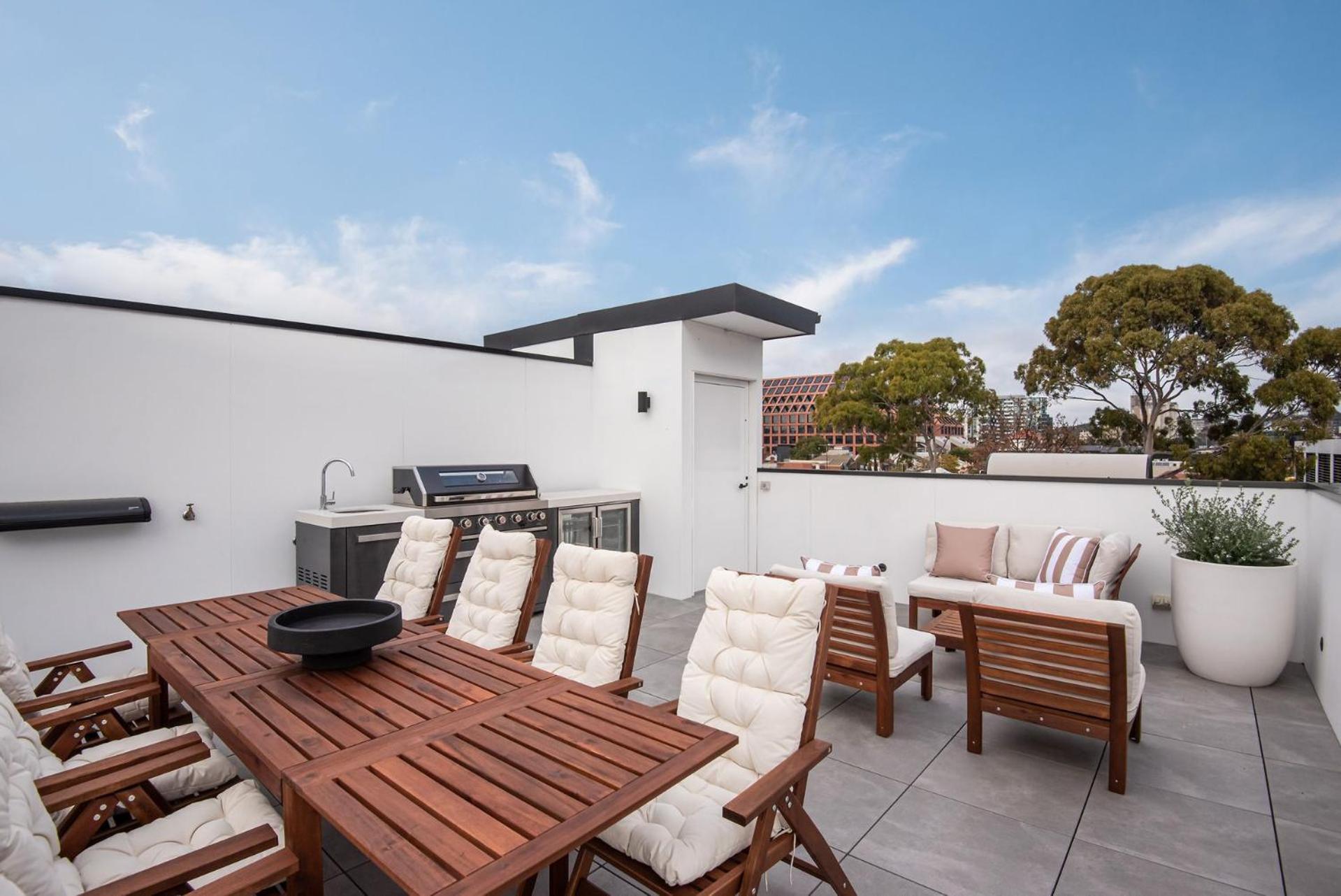 Sport Precinct Luxury Style Over Four Levels Holiday home Melbourne