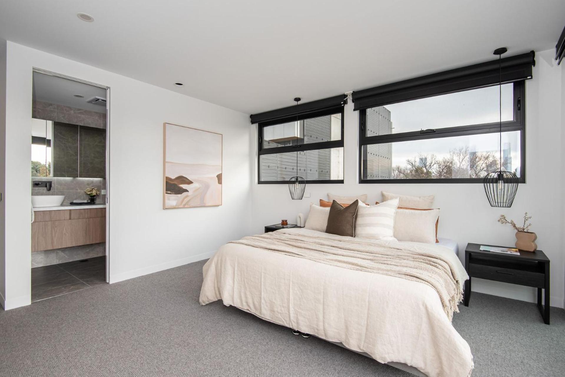Sport Precinct Luxury Style Over Four Levels Holiday home *