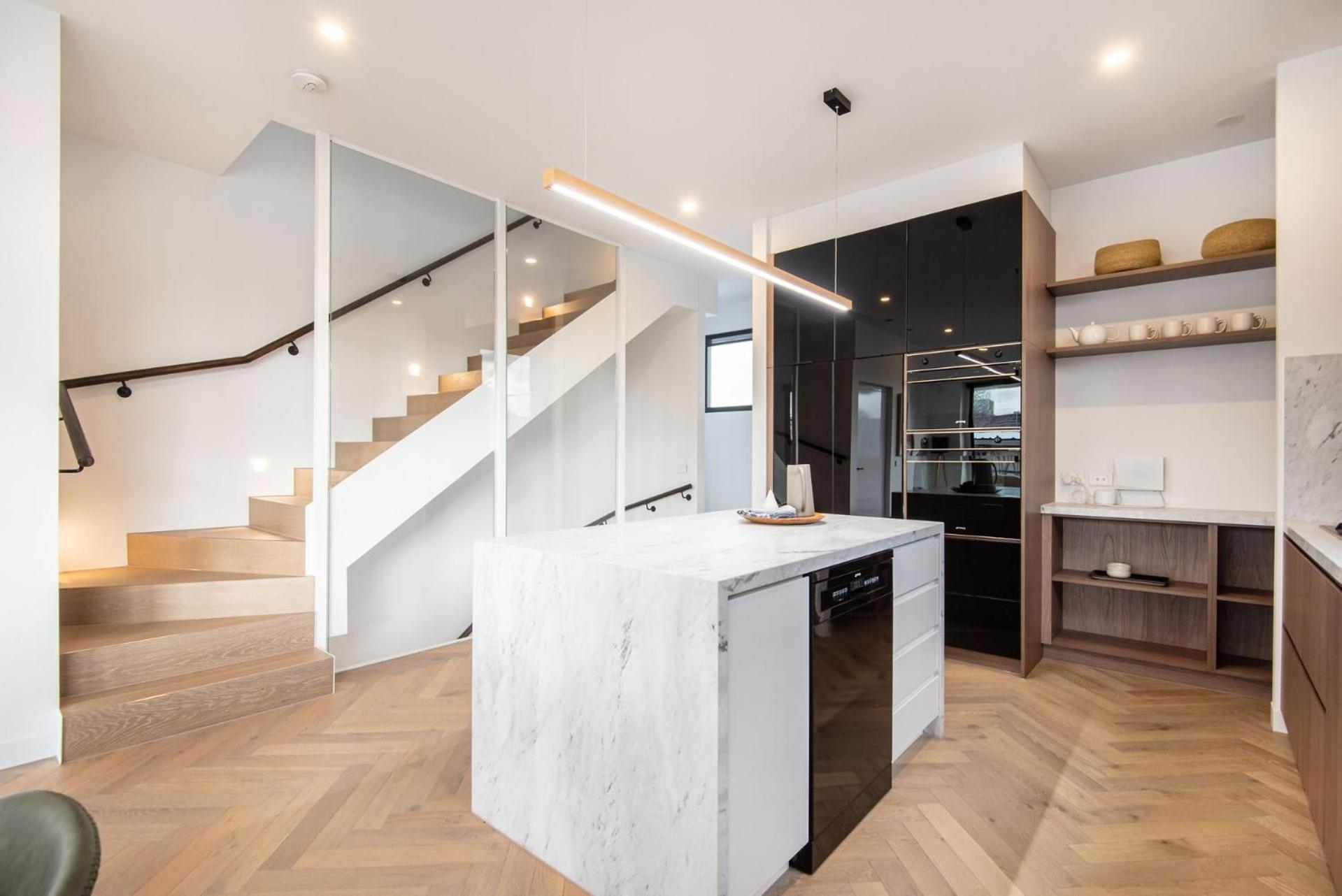 Sport Precinct Luxury Style Over Four Levels Holiday home *