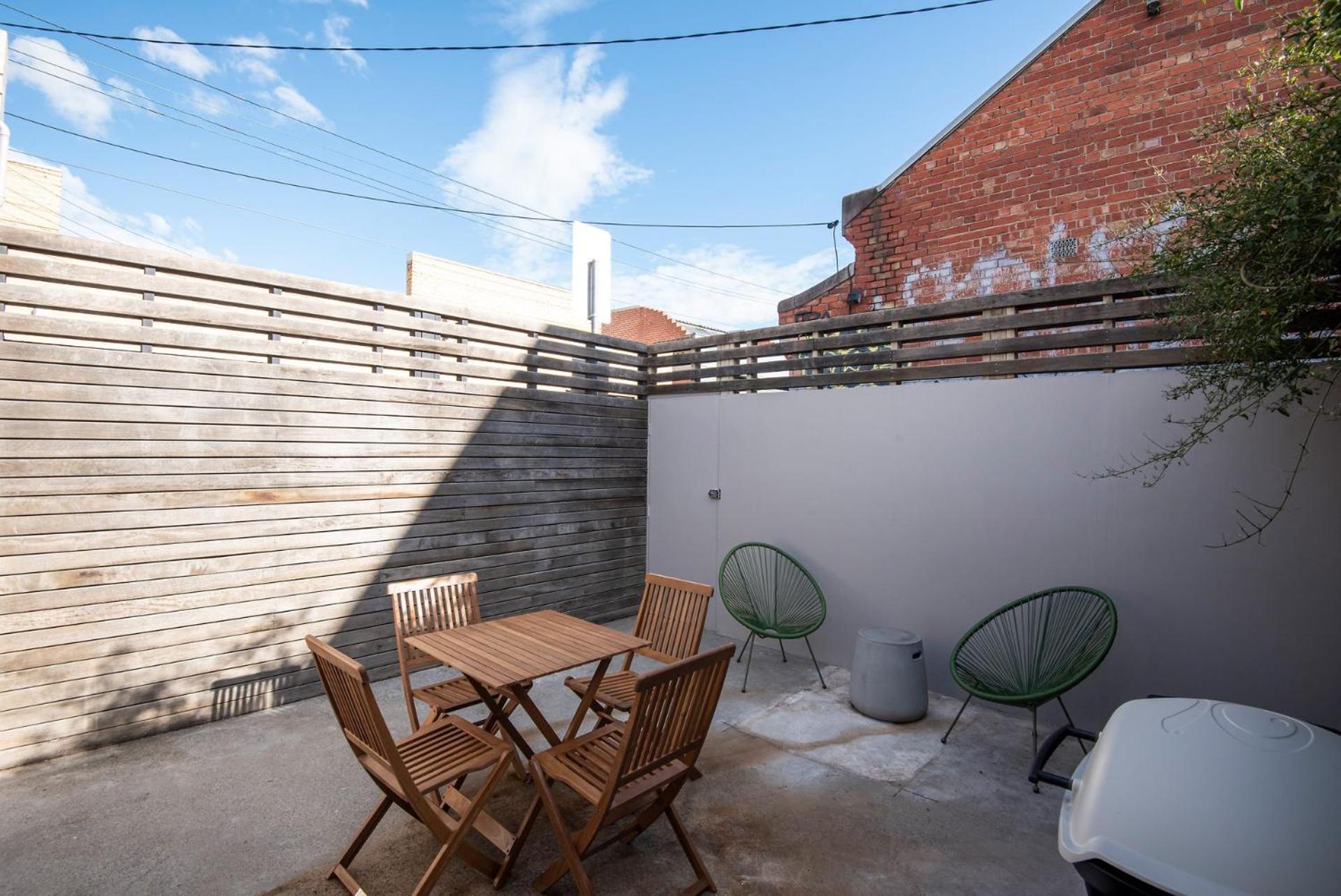 Holiday home Modern Haven In Vibey Fitzroy Walk To Shops *