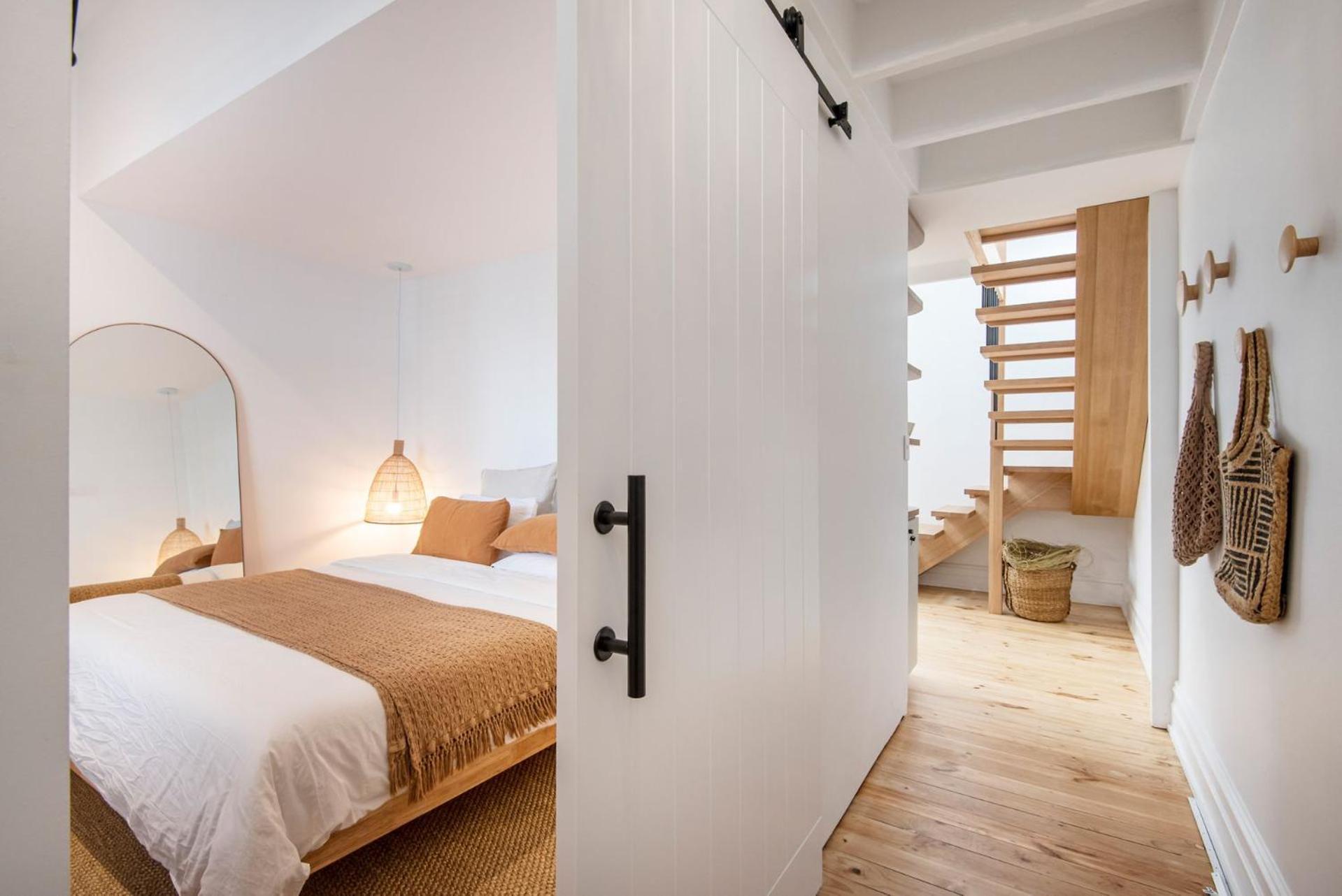 Holiday home Modern Haven In Vibey Fitzroy Walk To Shops *