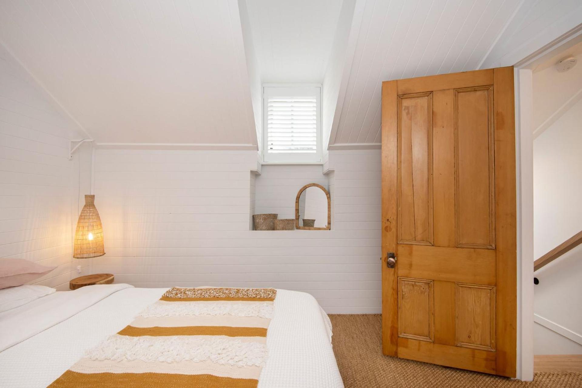 Modern Haven In Vibey Fitzroy Walk To Shops Holiday home Melbourne