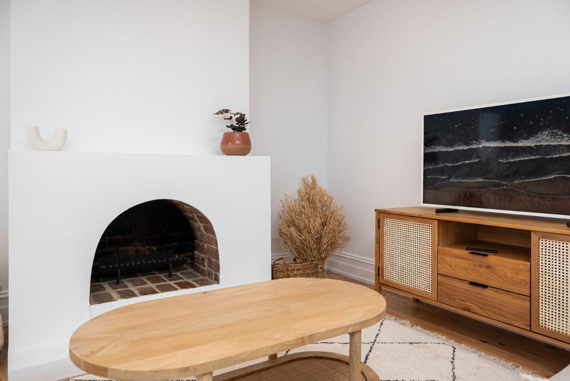 Modern Haven In Vibey Fitzroy Walk To Shops Holiday home Melbourne