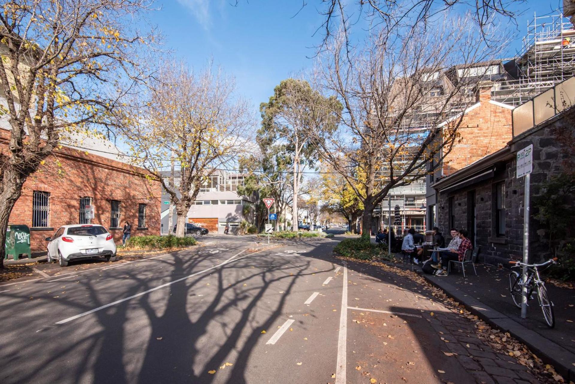 Modern Haven In Vibey Fitzroy Walk To Shops