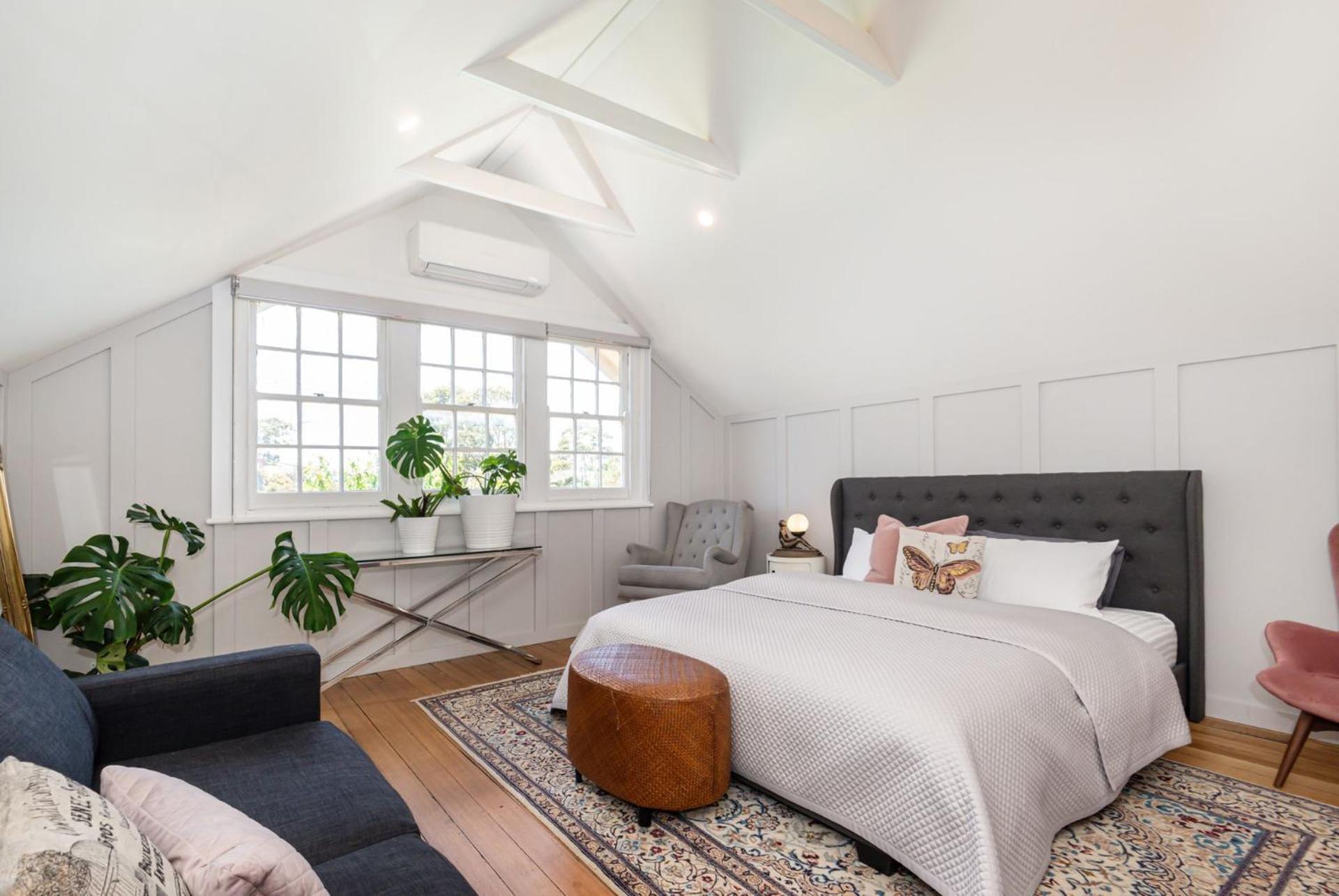 Castelnau Holiday home