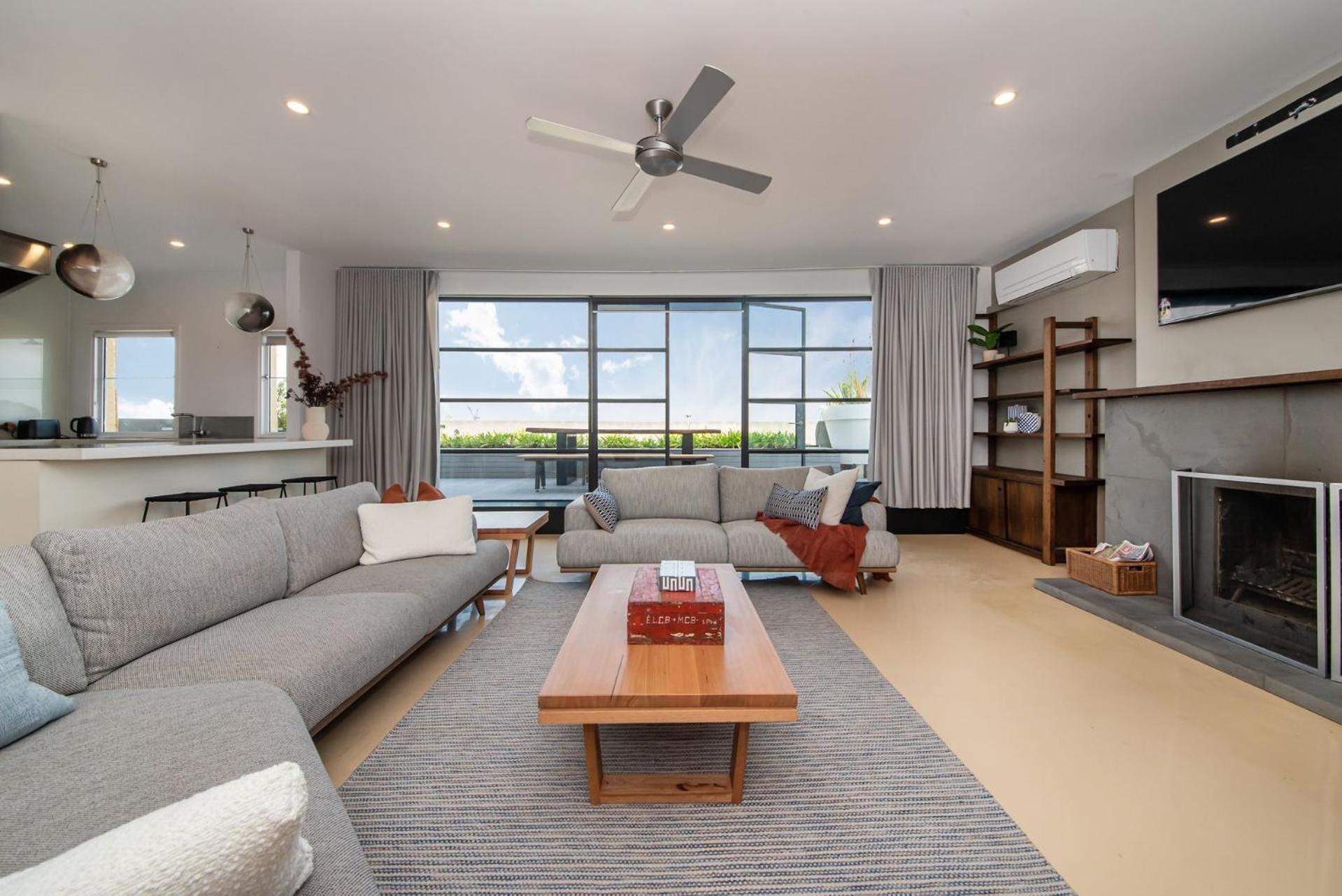 Penthouse With Views On Chapel Melbourne