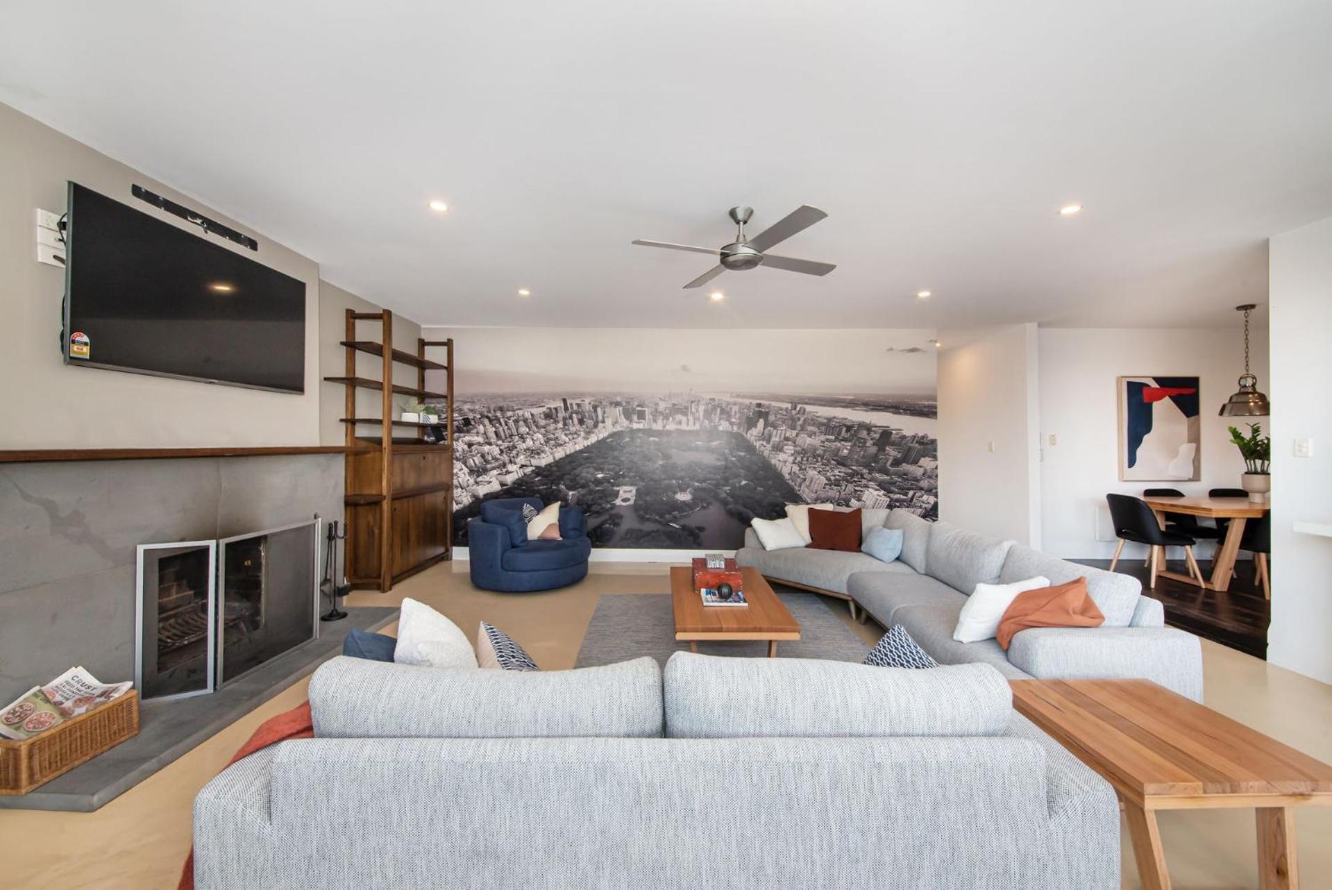 Penthouse With Views On Chapel * Melbourne