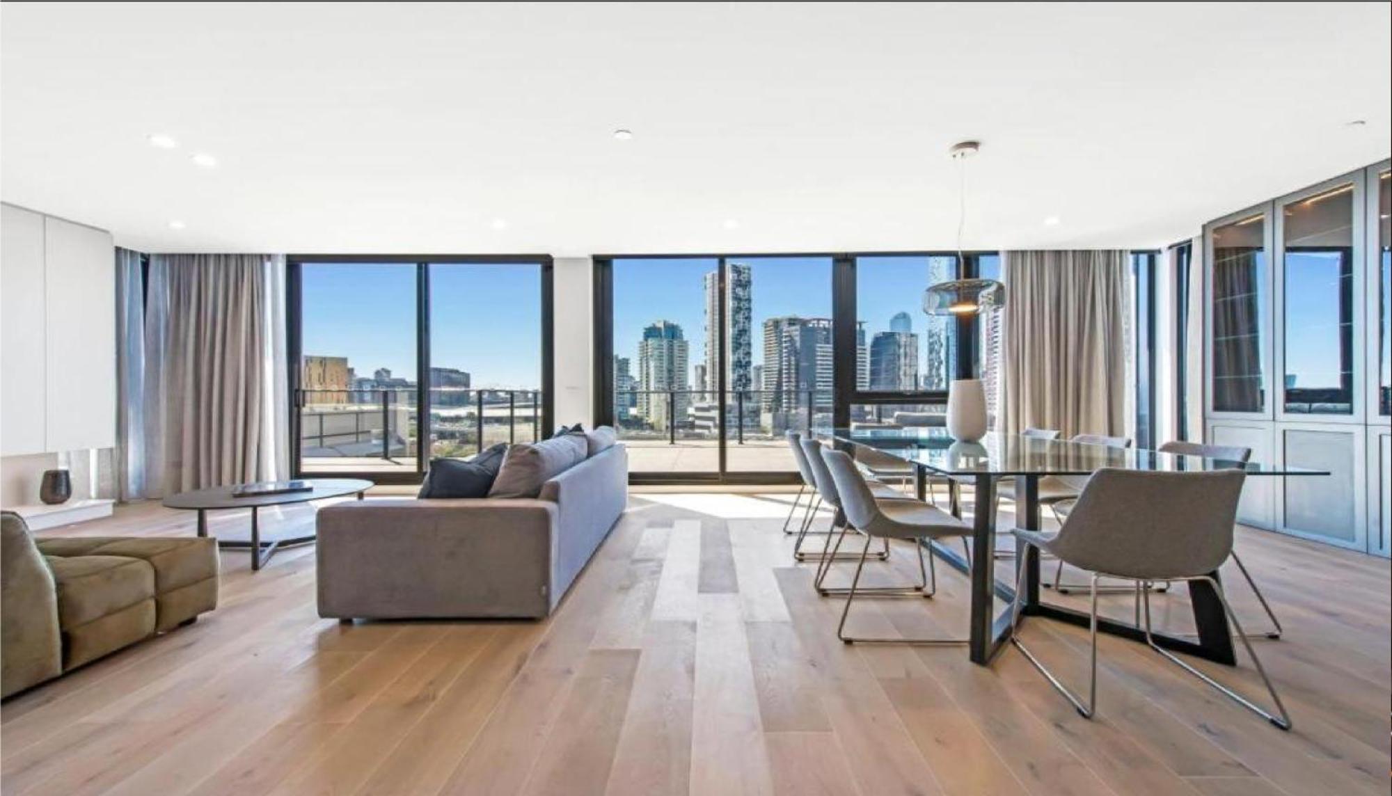Apartment Luxury Penthouse With Astonishing Bay And Views
