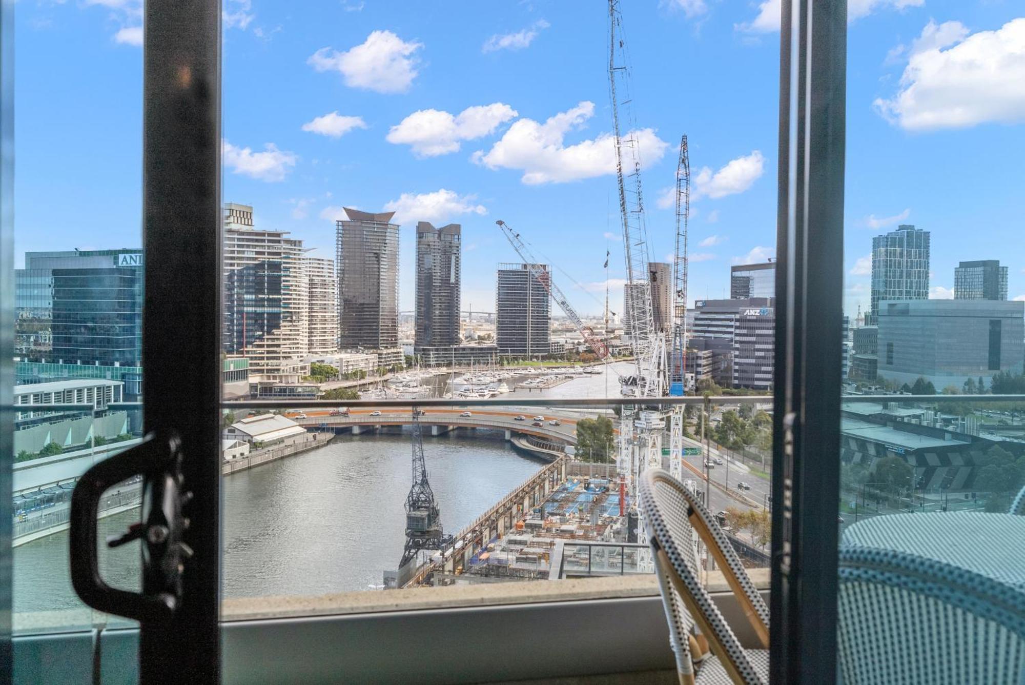 Apartment Style Living Yarra Wharf