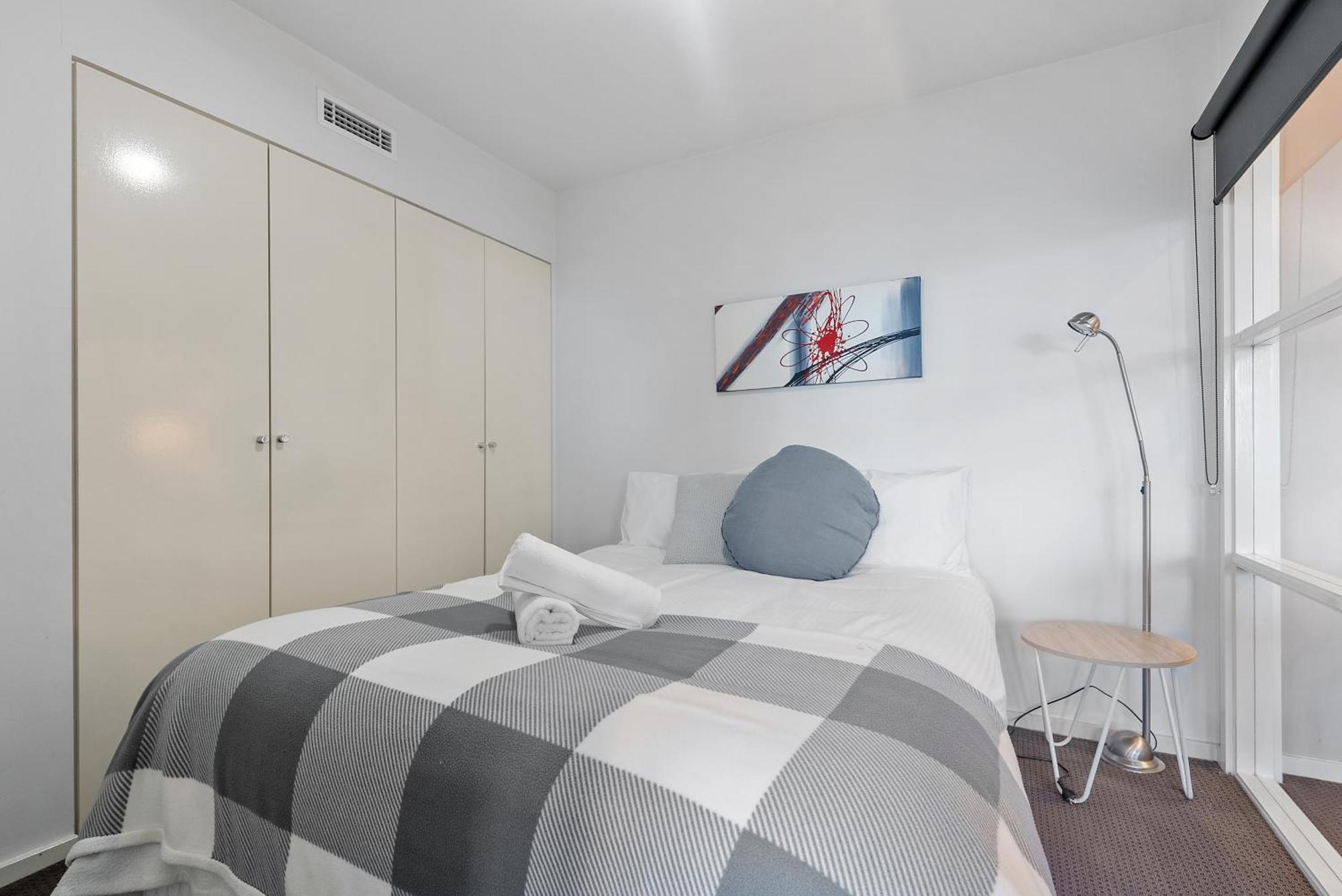 Style Living Yarra Wharf Apartment