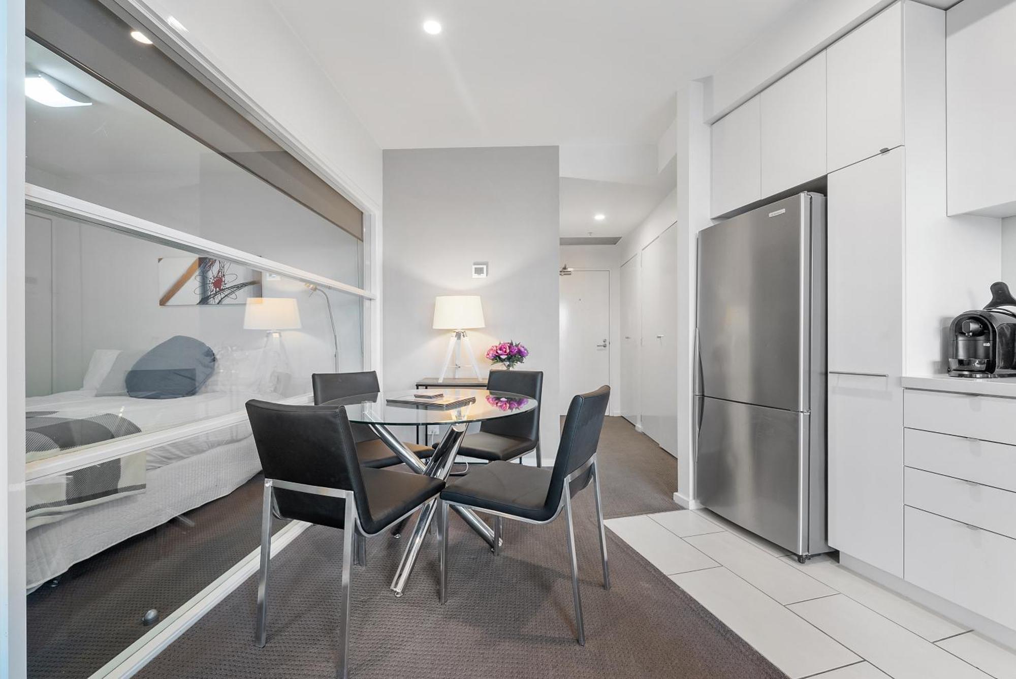 Style Living Yarra Wharf Apartment *