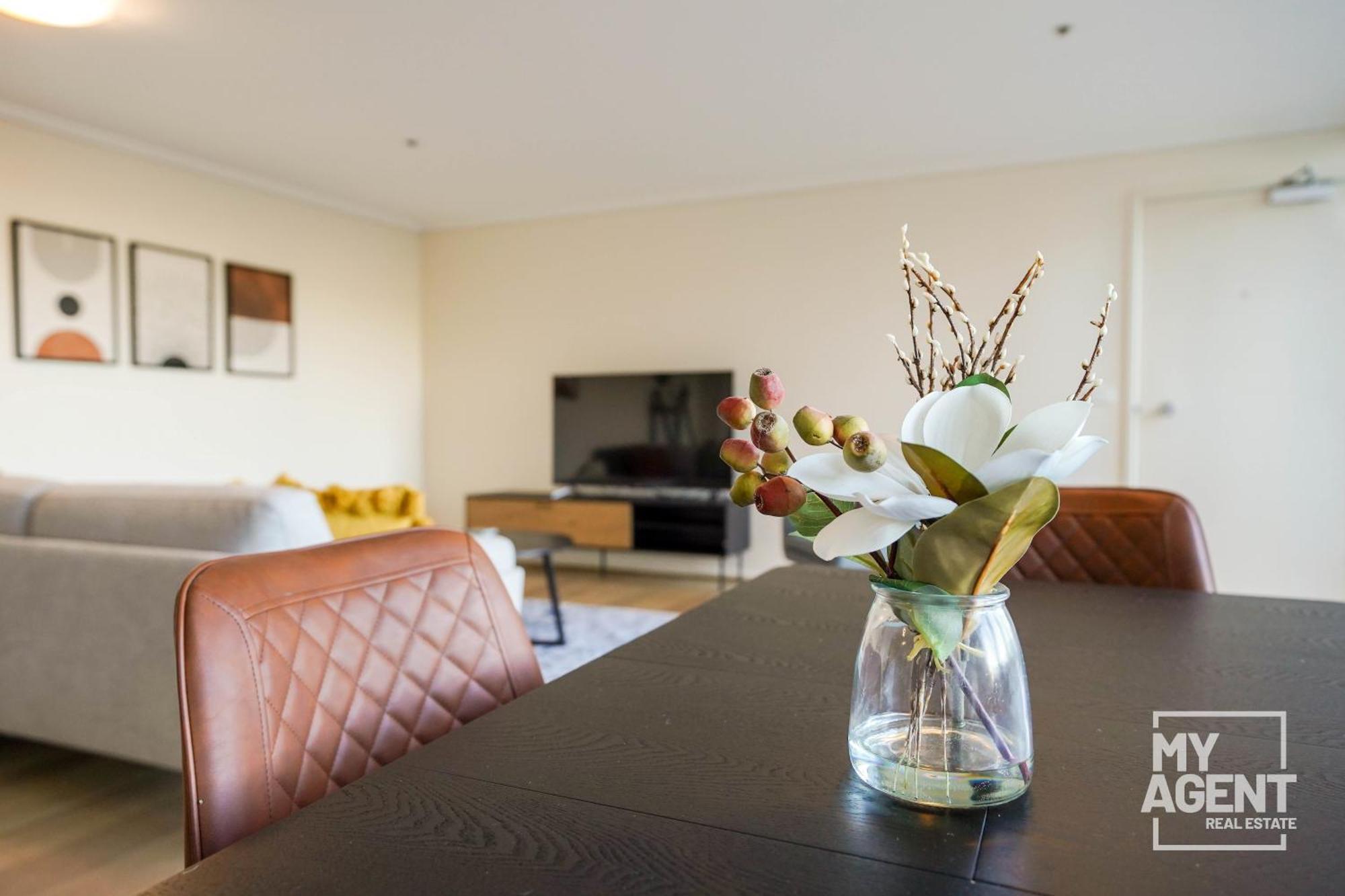 Spacious In Southbank - Sleeps 6 Apartment