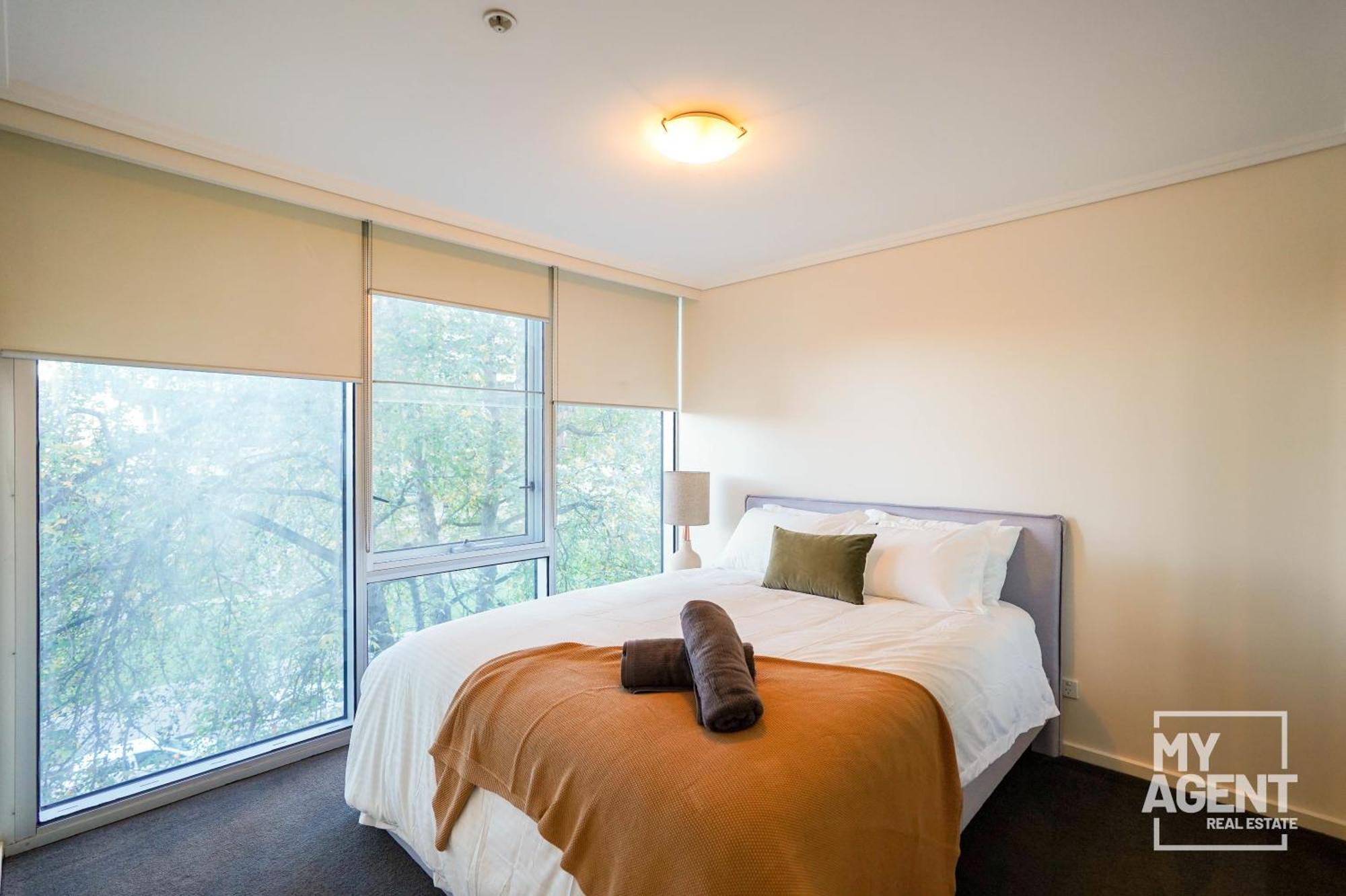 Spacious In Southbank - Sleeps 6 Apartment