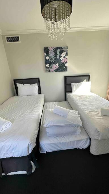 Heartcbd Lux Floor 2 Bedroom /pool/spa/gym Melbourne