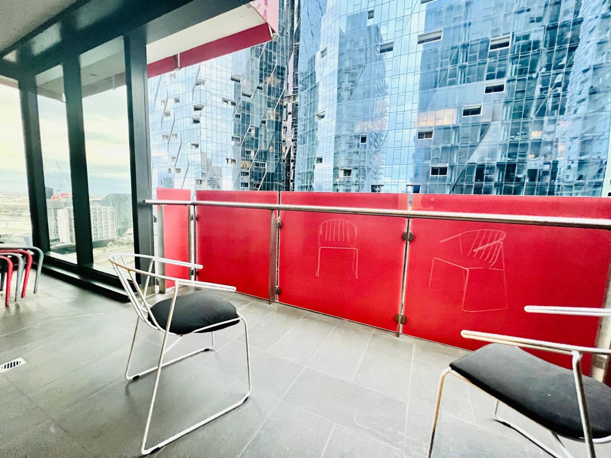 Readyset At Manhattan Apartment