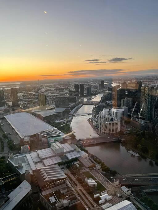 Grandsuite 3br Near Crown Luxviews Apartment Melbourne