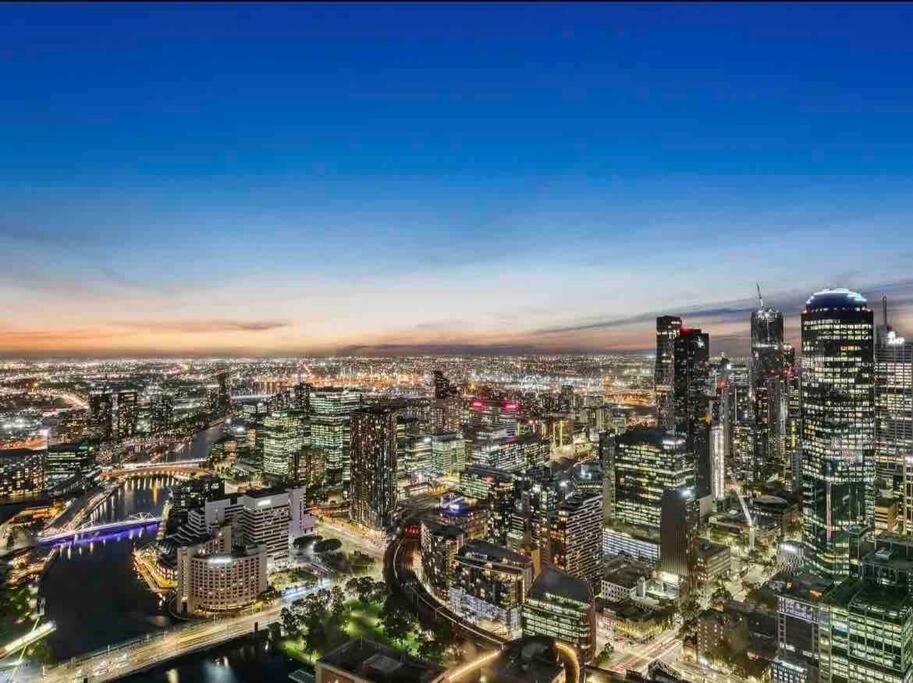 Grandsuite 3br Near Crown Luxviews Apartment