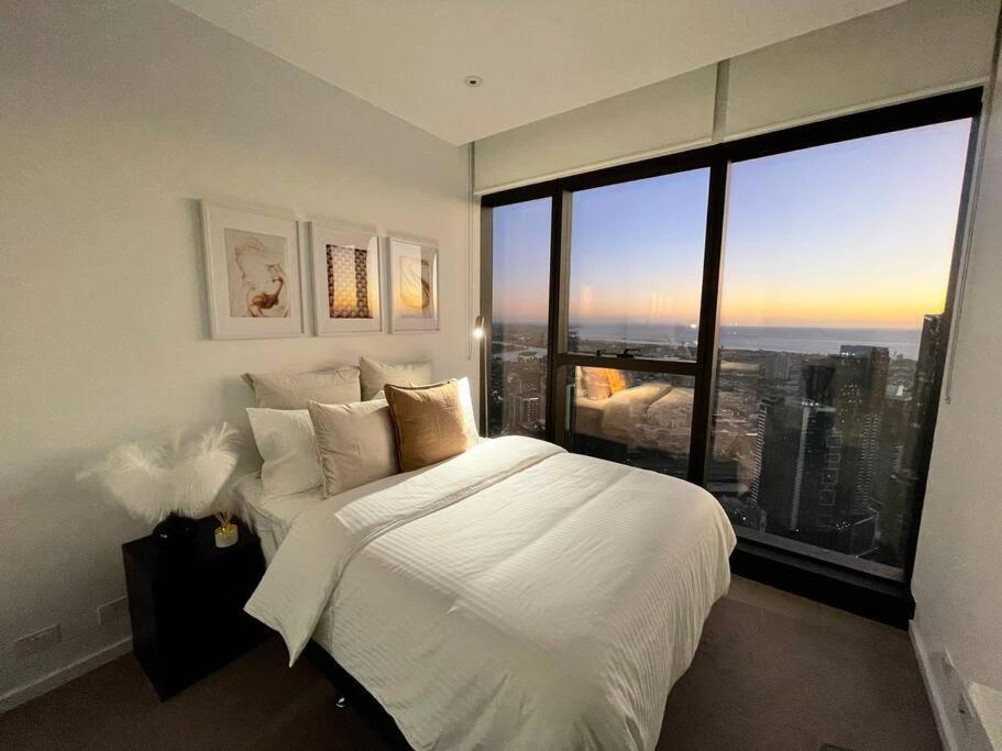 Apartment Grandsuite 3br Near Crown Luxviews