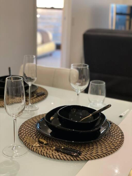 Grandsuite 3br Near Crown Luxviews Apartment