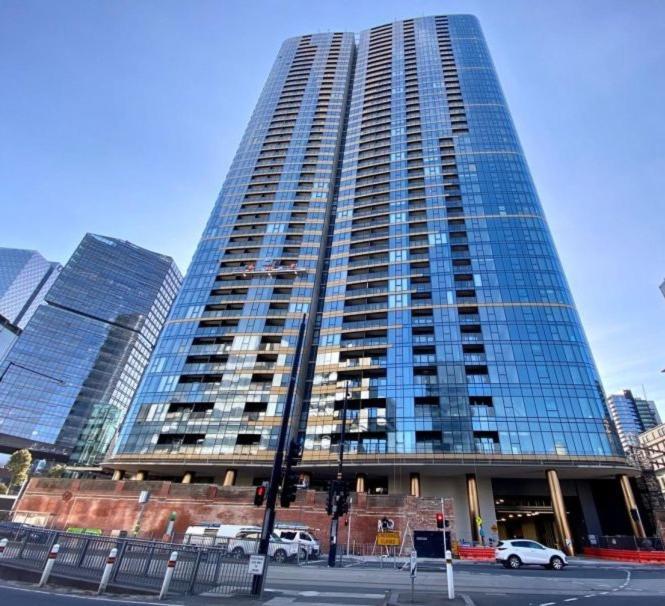 Apartment Glamorous 2br With Ocean & River Views & Free Parking *