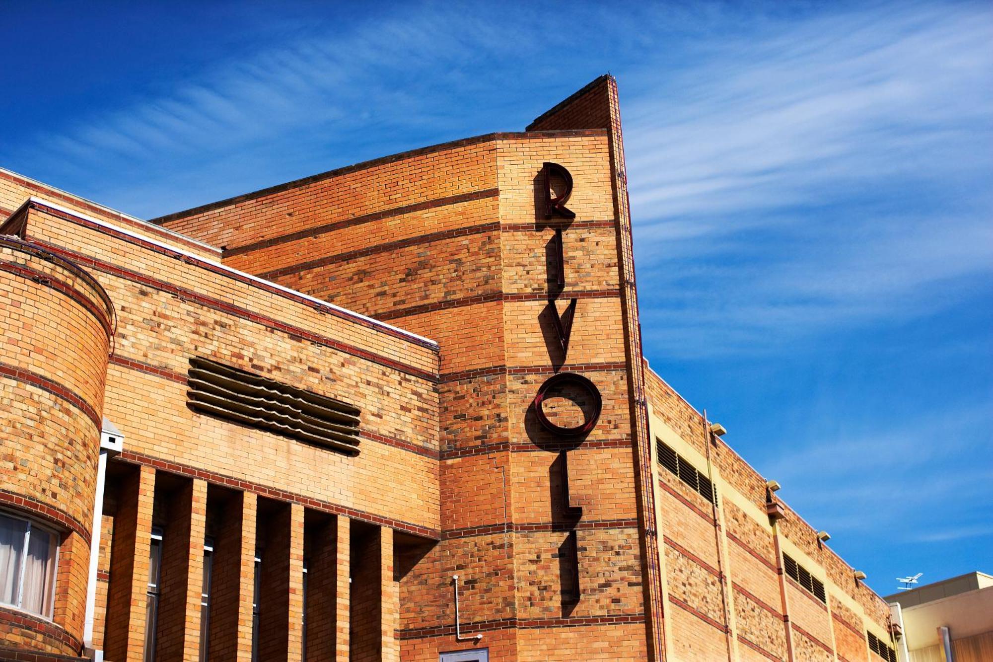 Large 3 Bed Art Deco In Camberwell Apartment Melbourne
