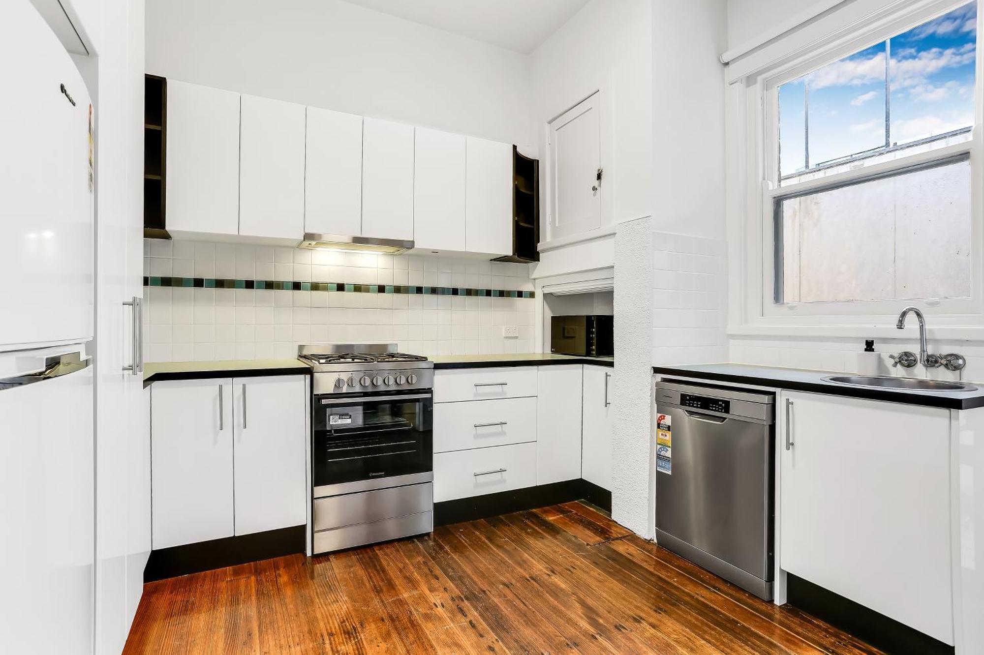 Large 3 Bed Art Deco In Camberwell Apartment Melbourne