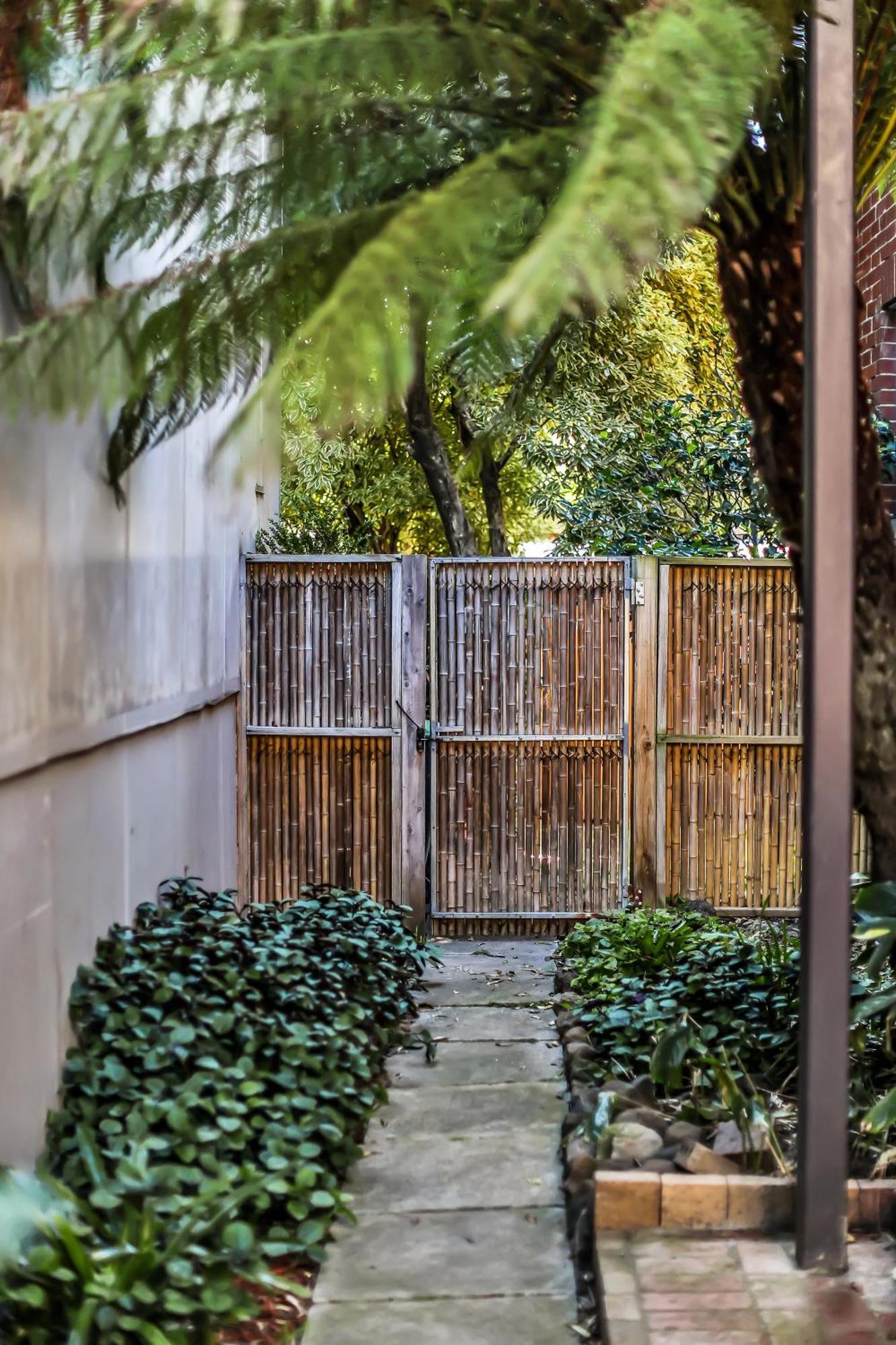 Large 3 Bed Art Deco In Camberwell