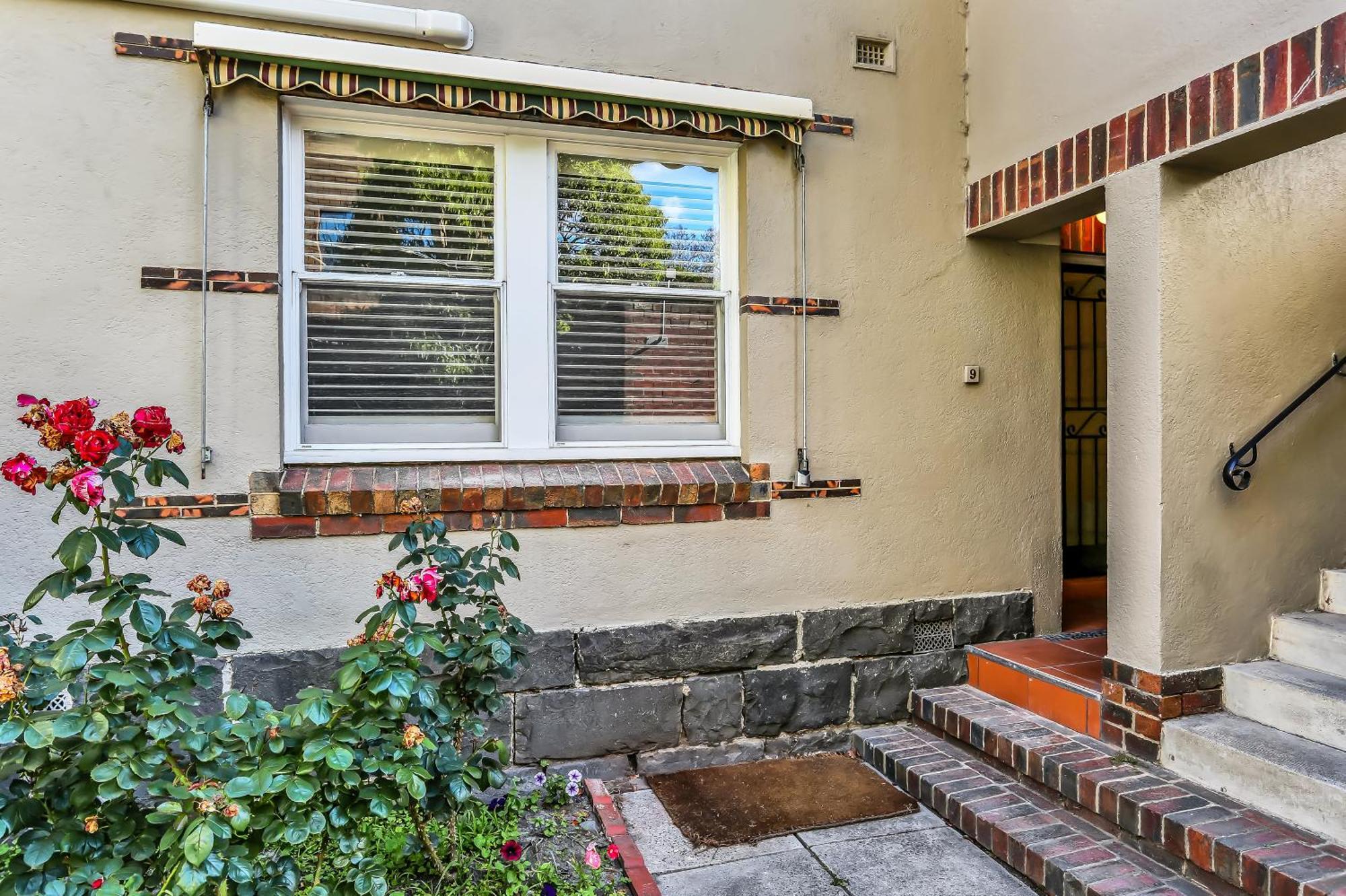 Apartment Large 3 Bed Art Deco In Camberwell *