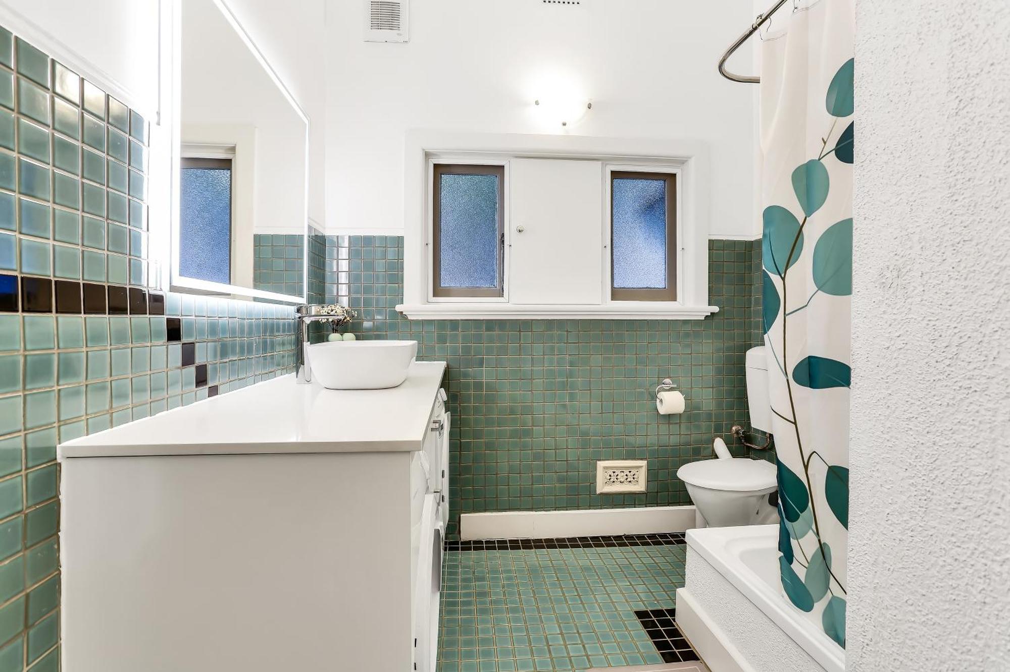 Large 3 Bed Art Deco In Camberwell Apartment Melbourne
