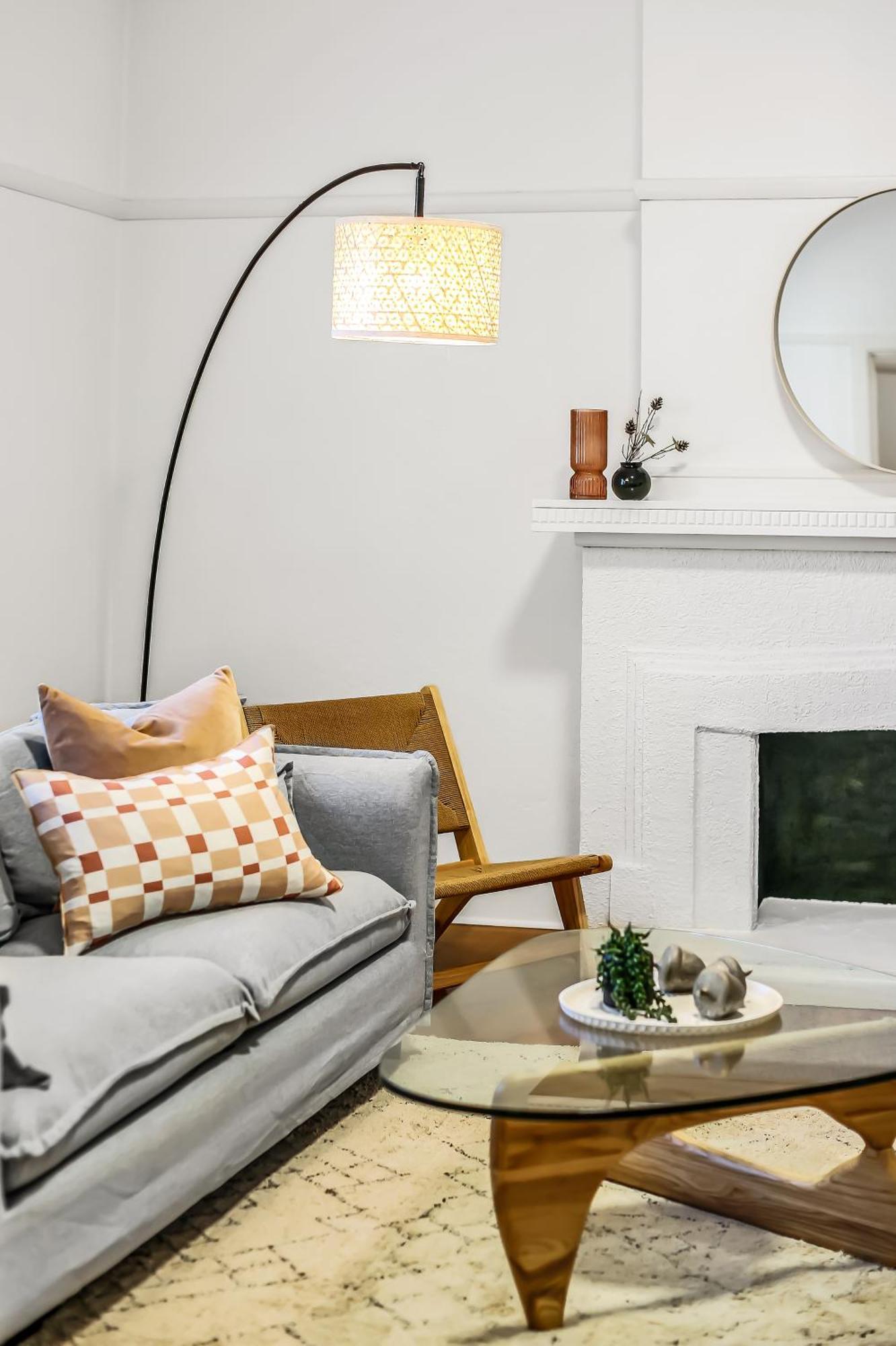 Large 3 Bed Art Deco In Camberwell *