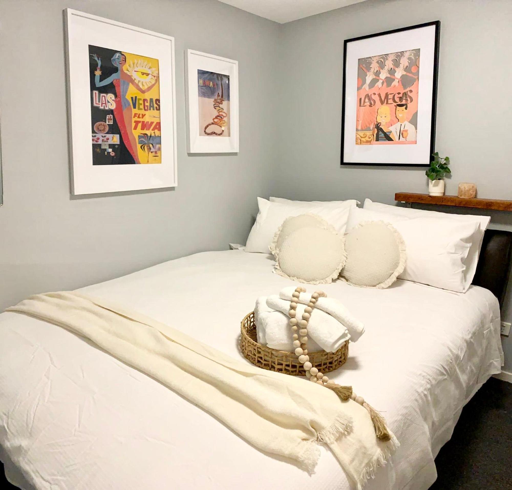 Quite, Quaint & Private Guesthouse, Sleeps 6 Melbourne