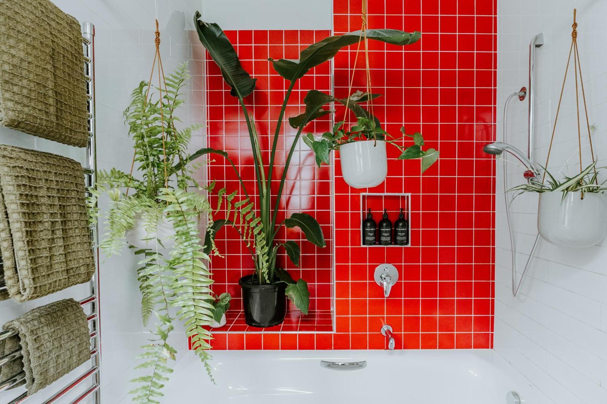 Luxe Escape On Flinders Lane With Jungle Bath! *