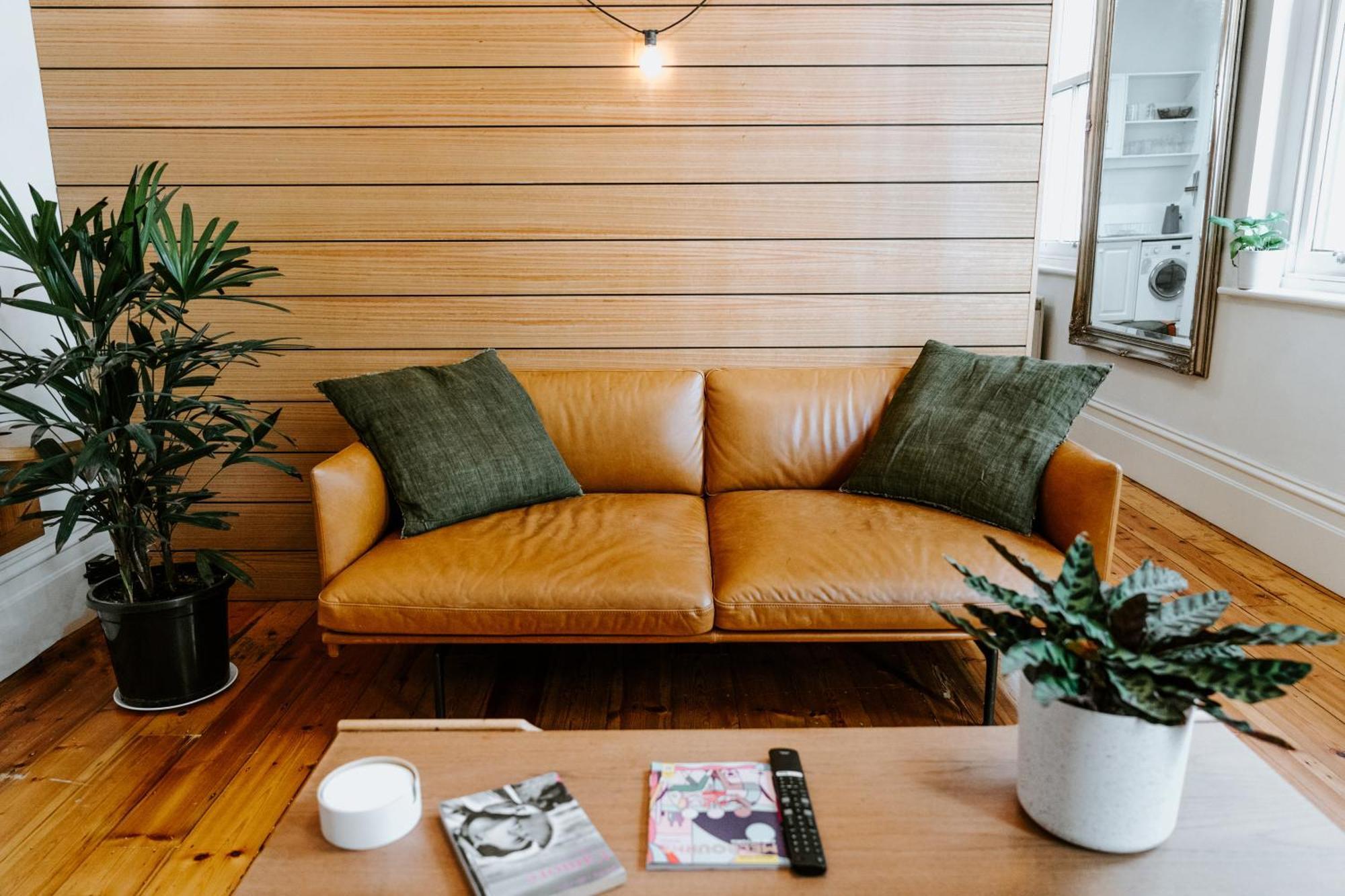 Apartment Luxe Escape On Flinders Lane With Jungle Bath!
