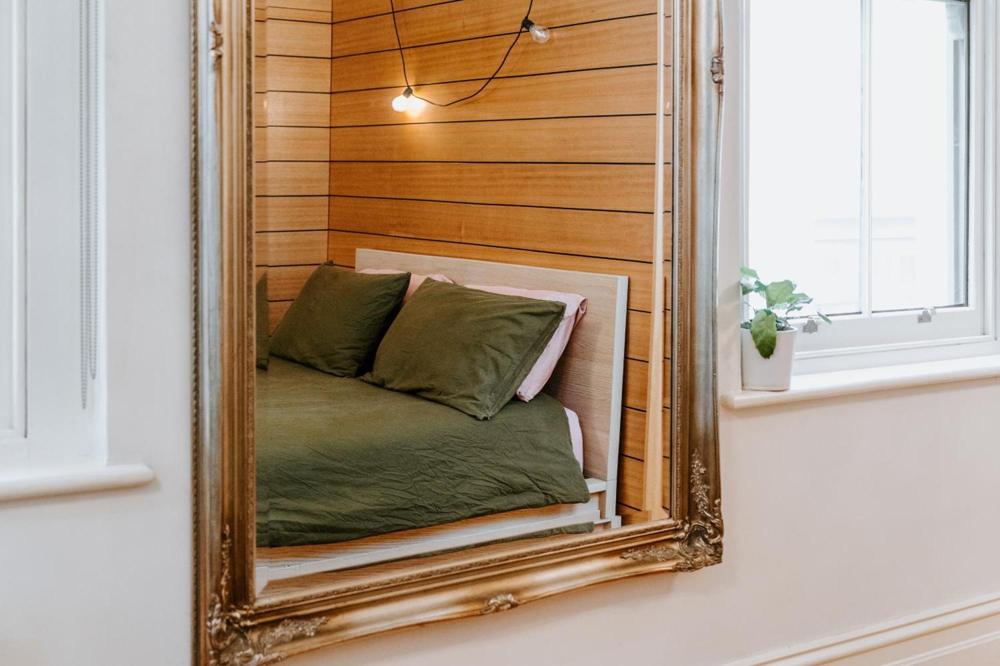 Luxe Escape On Flinders Lane With Jungle Bath! Apartment *